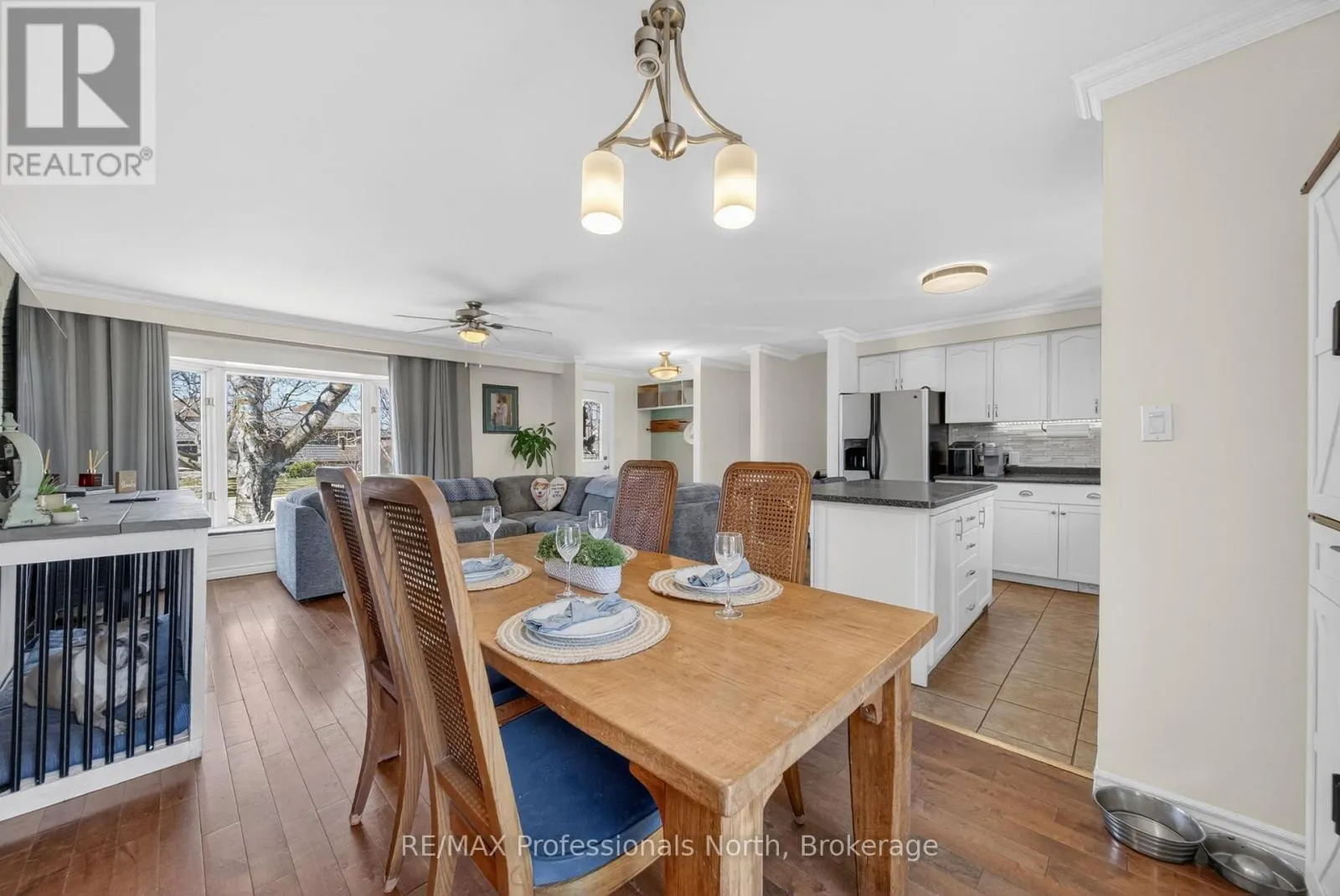 271 LAKELAND CRESCENT