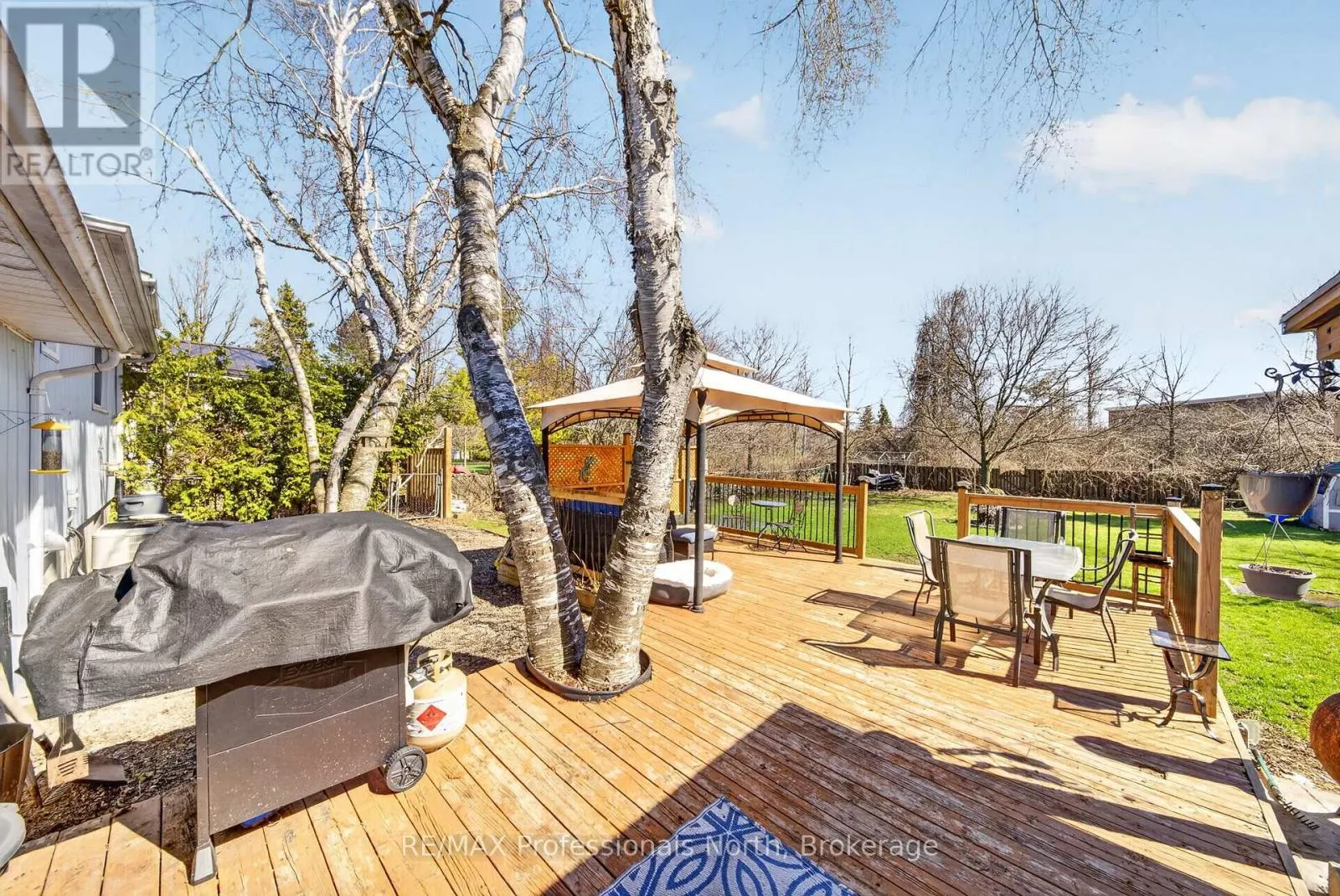 271 LAKELAND CRESCENT