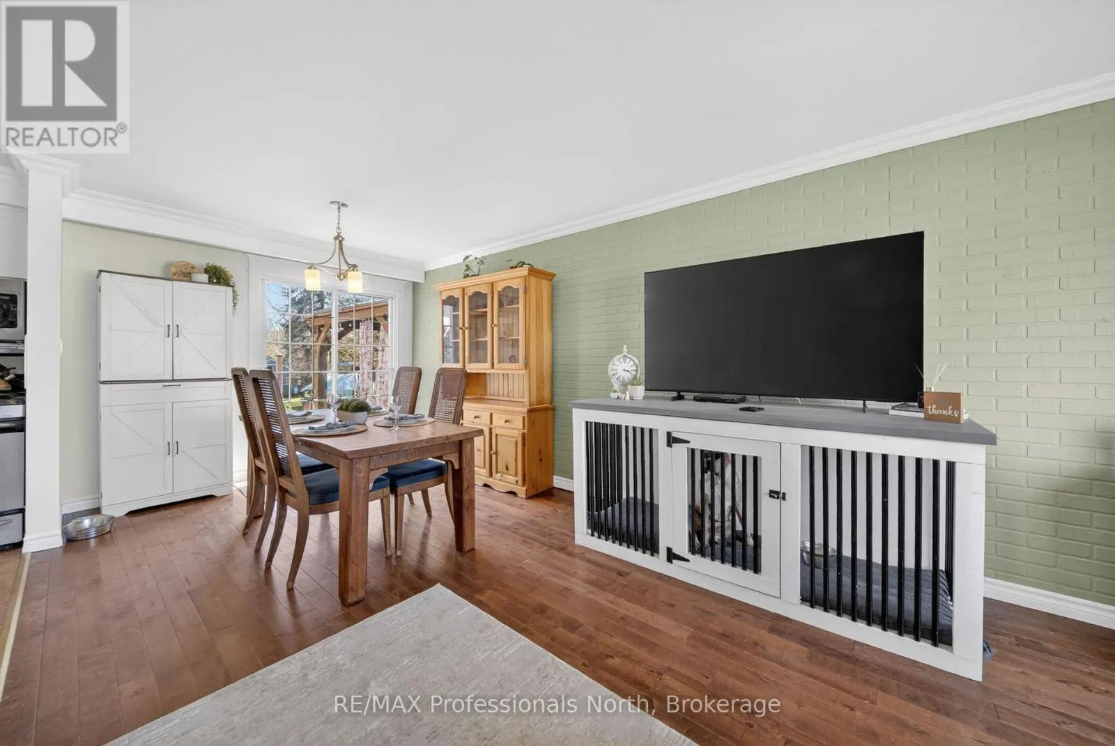 271 LAKELAND CRESCENT