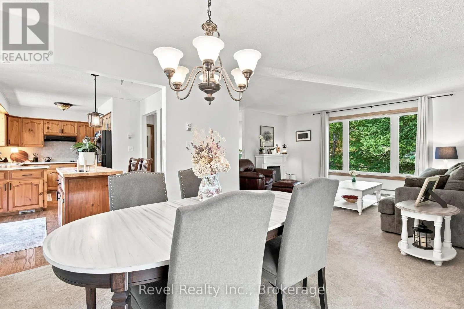 20 THE PINES LANE
