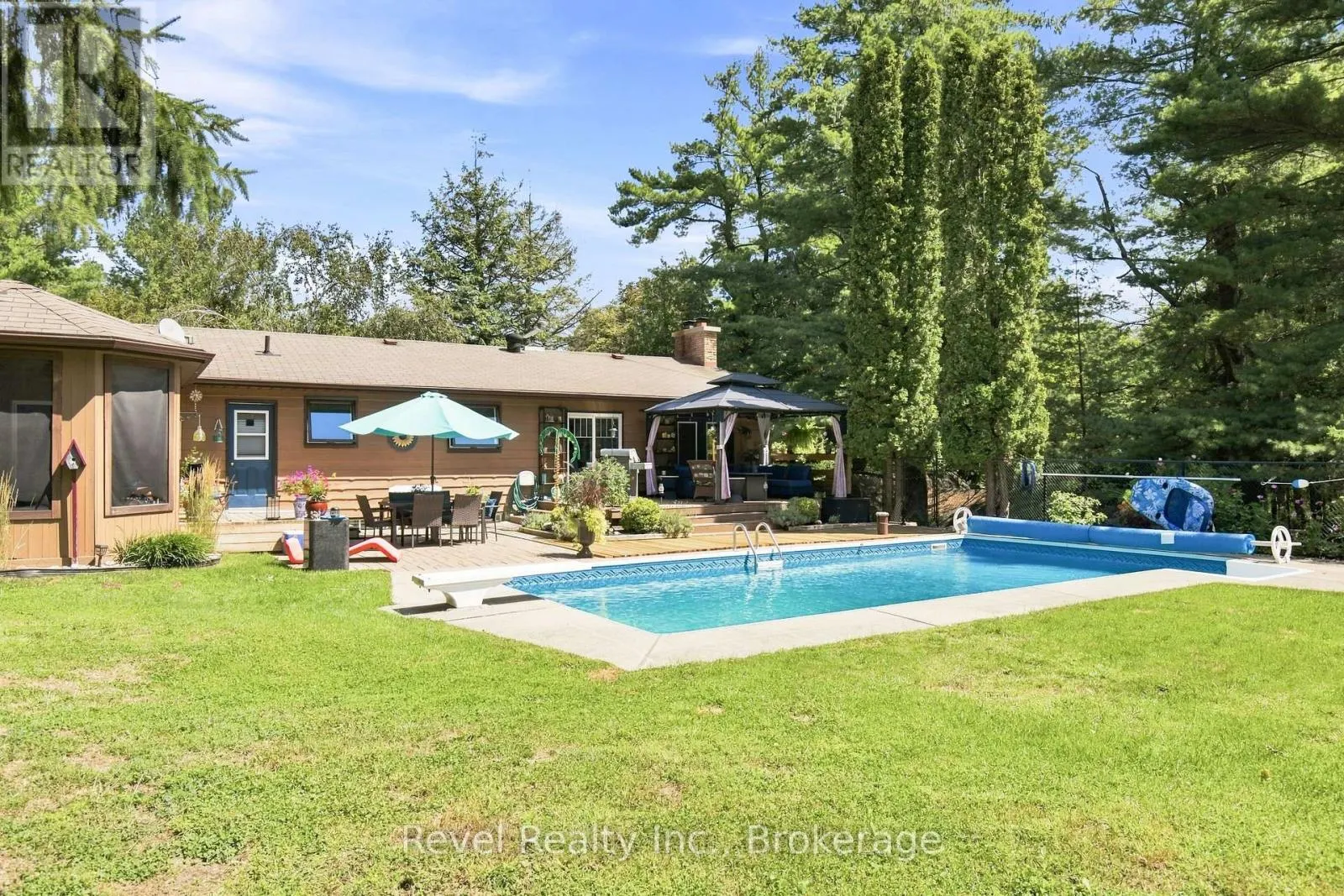 20 THE PINES LANE
