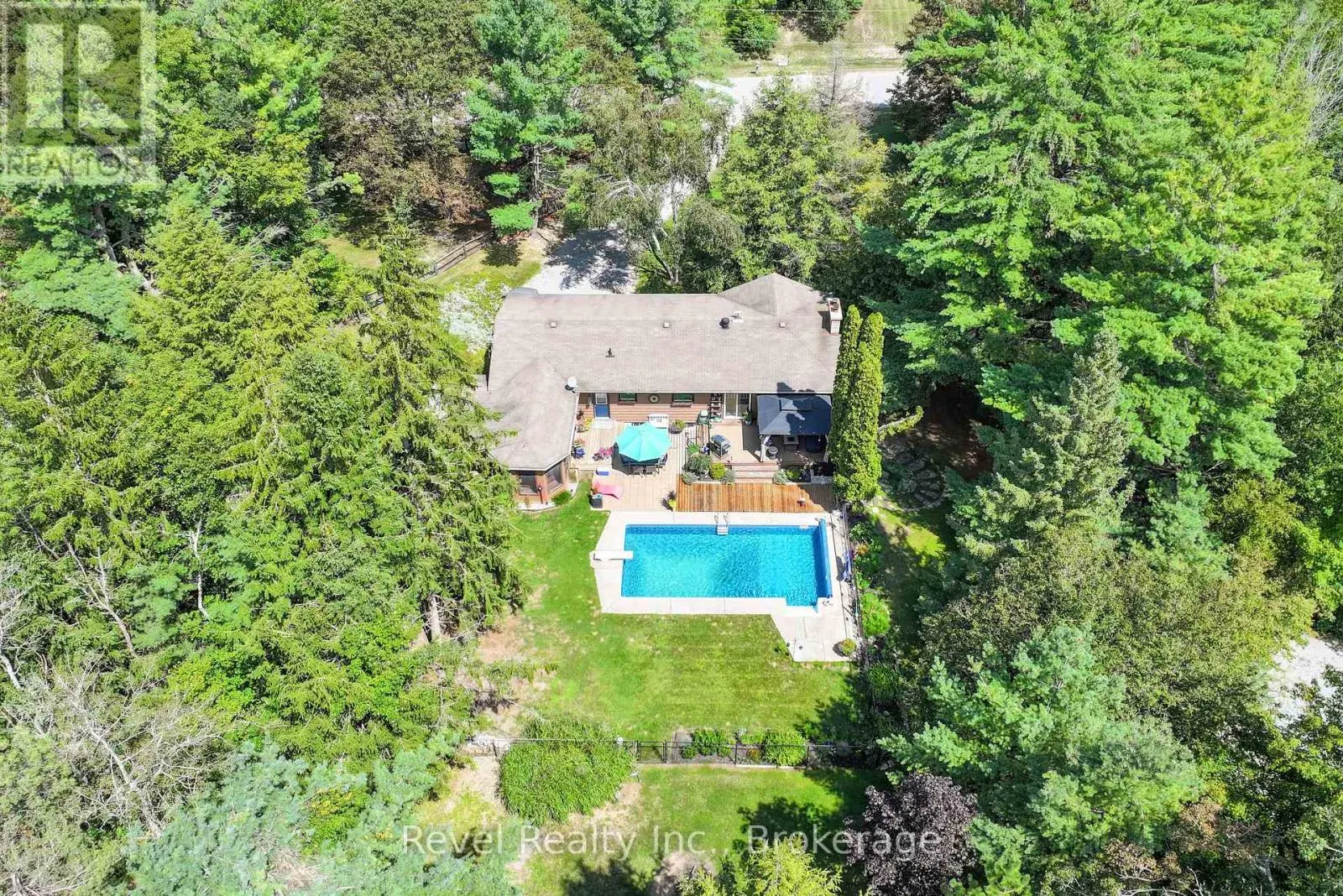 20 THE PINES LANE
