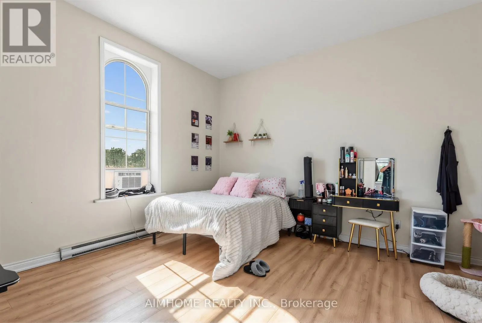 19-21 BROCK STREET W
