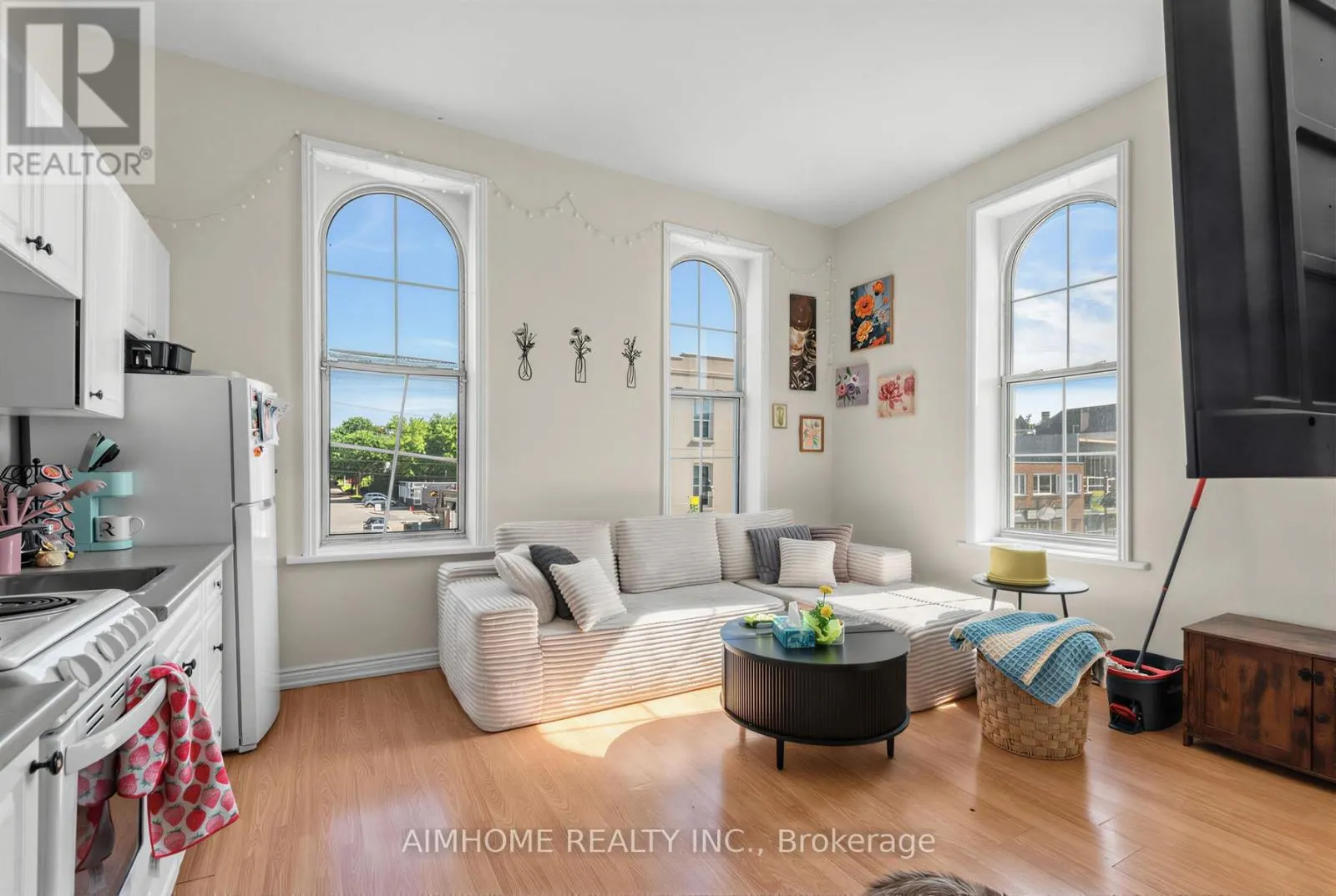 19-21 BROCK STREET W