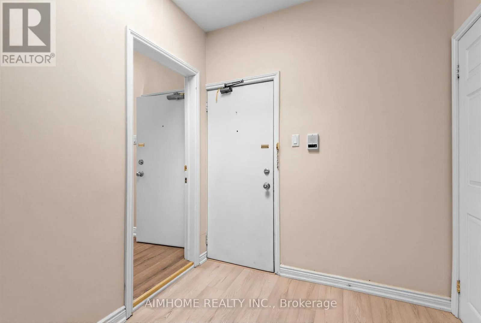 19-21 BROCK STREET W