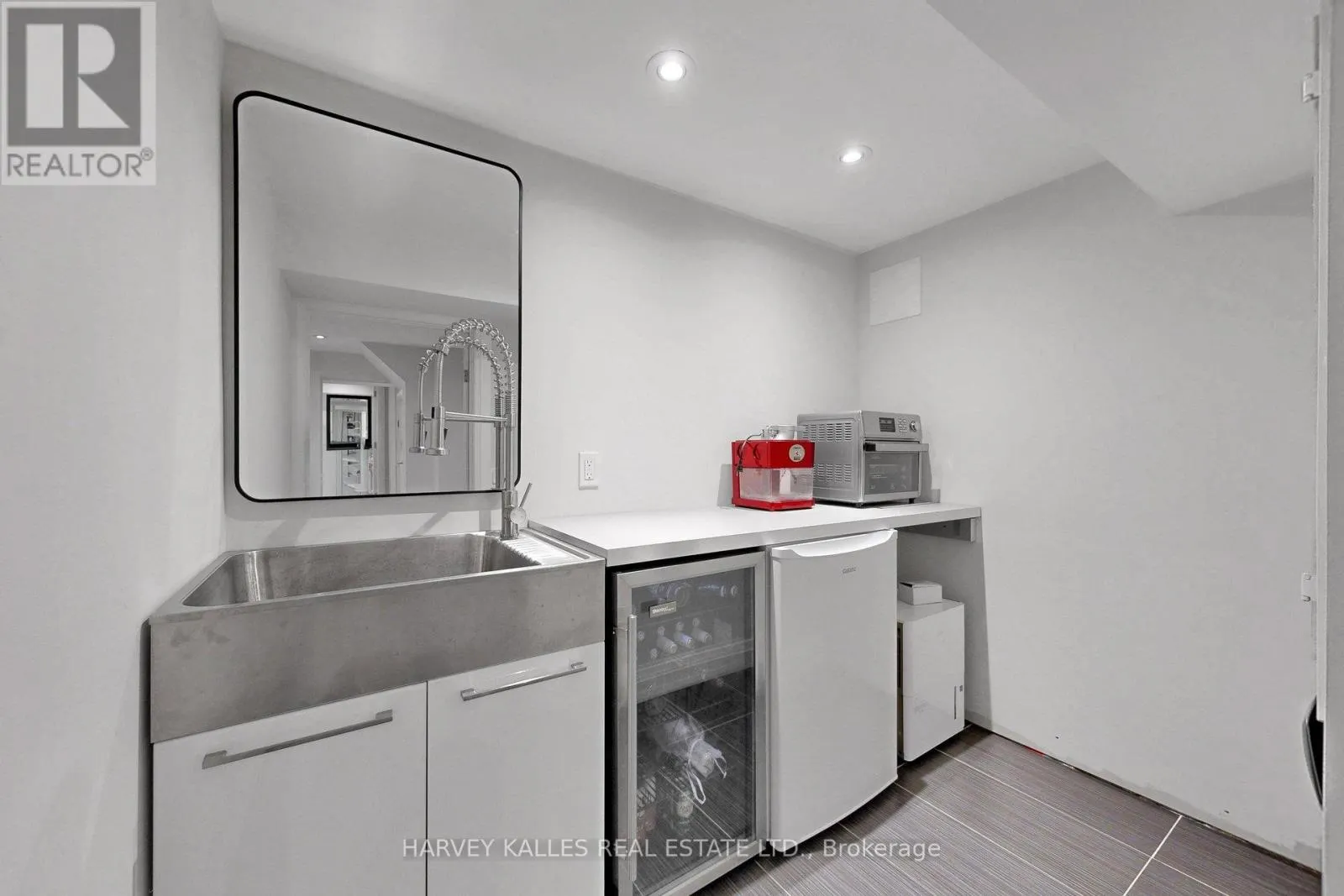 21 KELLAM STREET