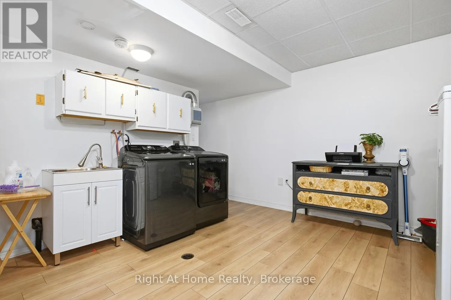 93 RIVERLEA ROAD