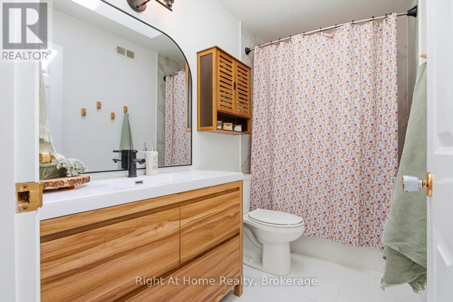 93 RIVERLEA ROAD