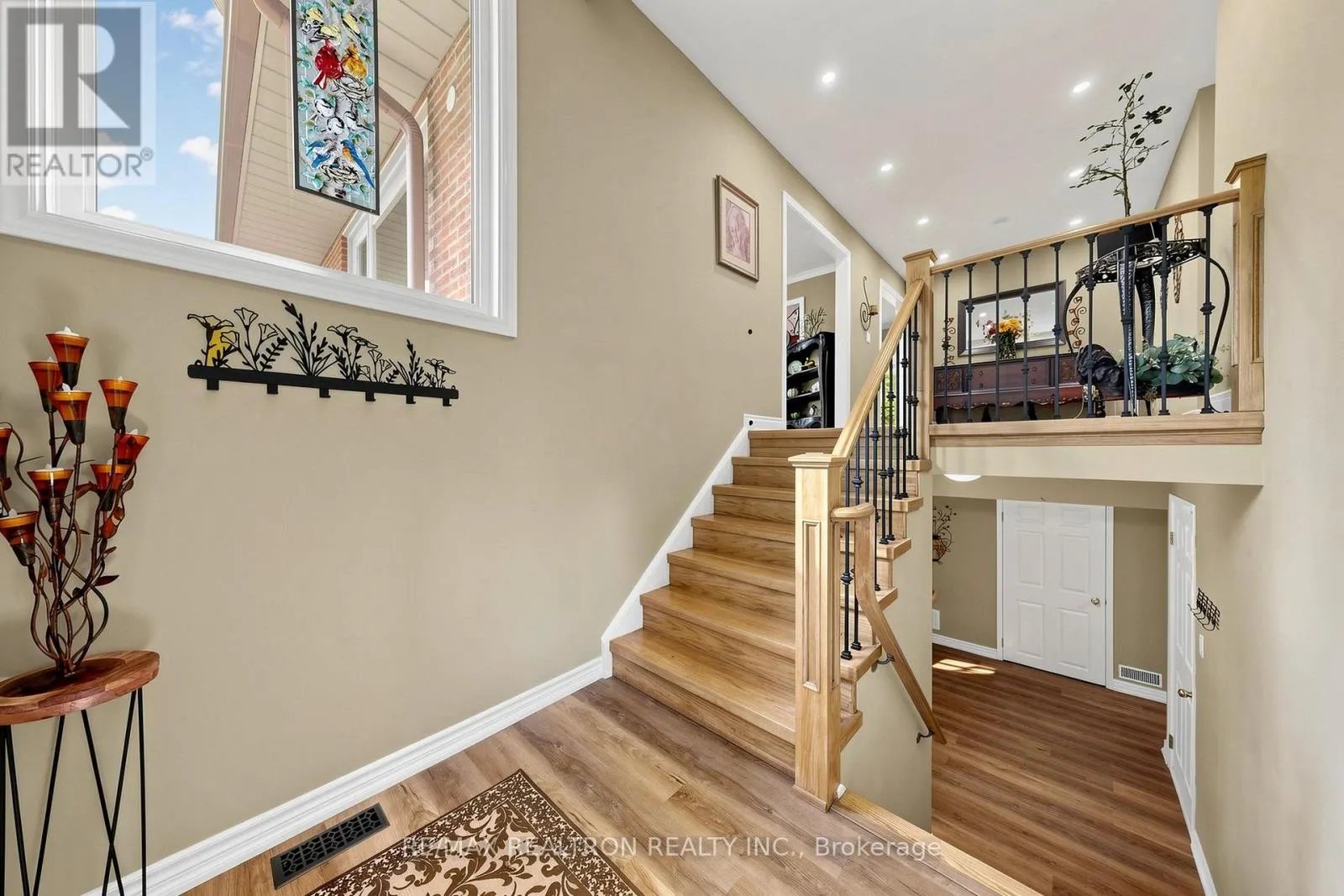 250 KINGSCROSS DRIVE