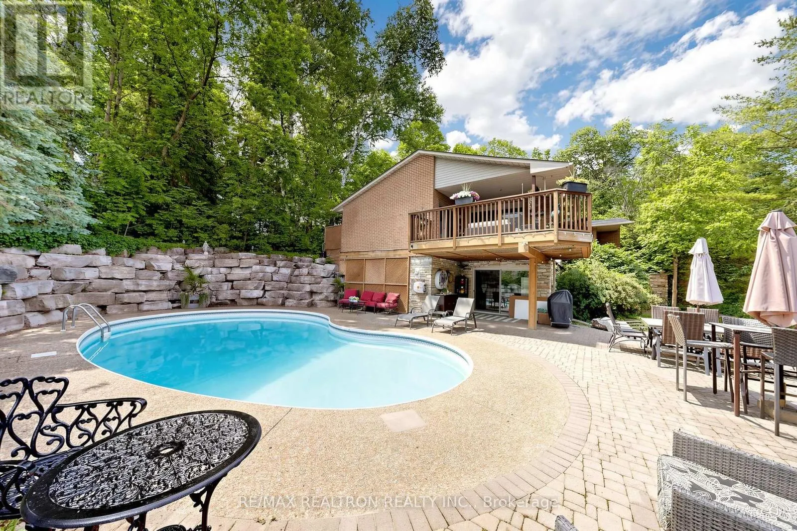 250 KINGSCROSS DRIVE