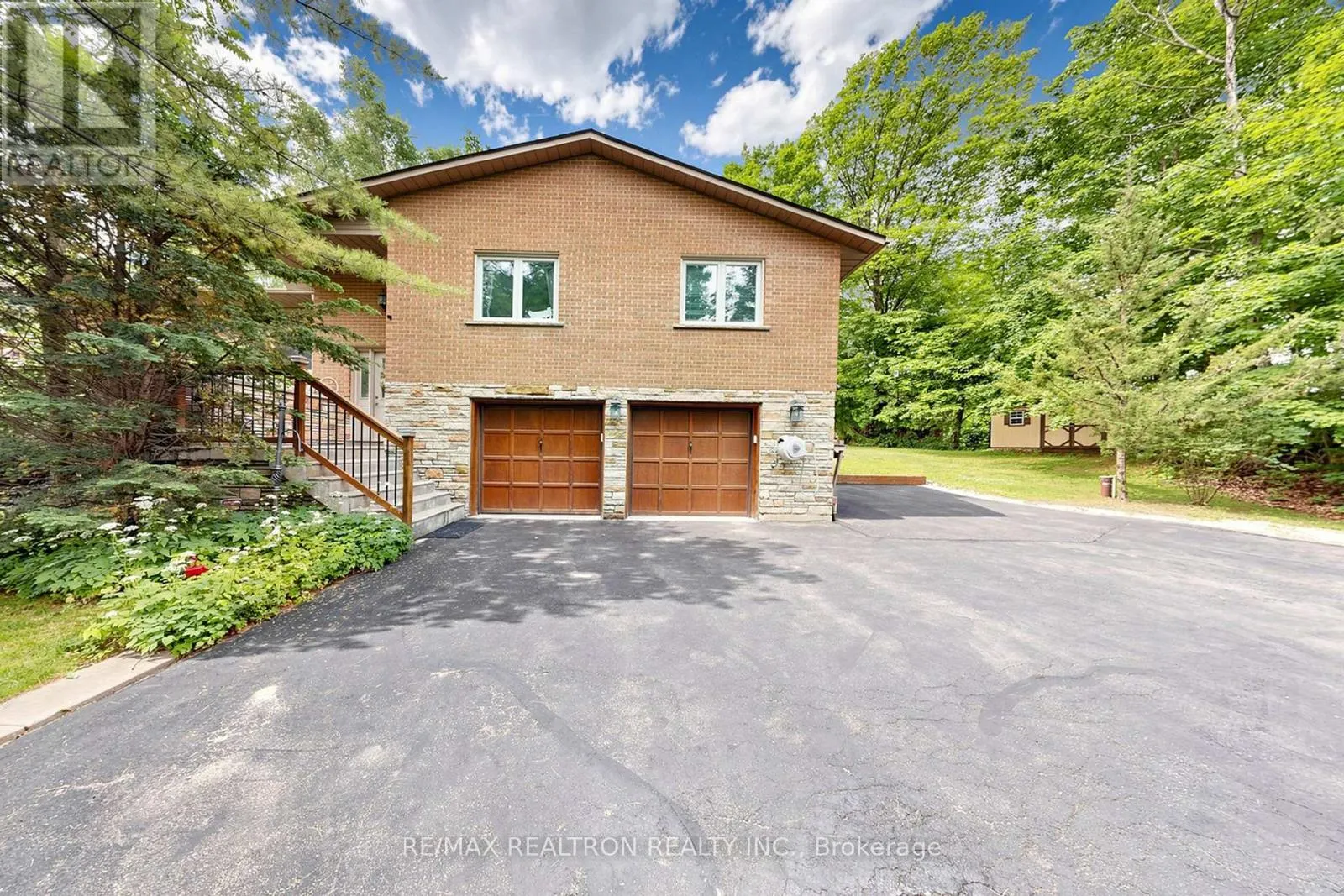 250 KINGSCROSS DRIVE