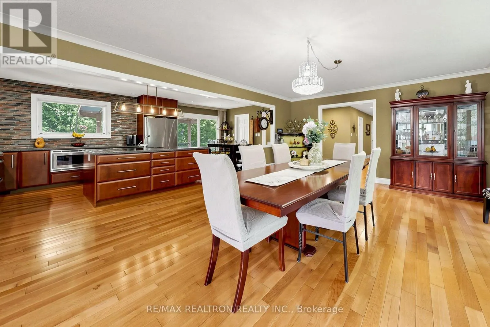 250 KINGSCROSS DRIVE