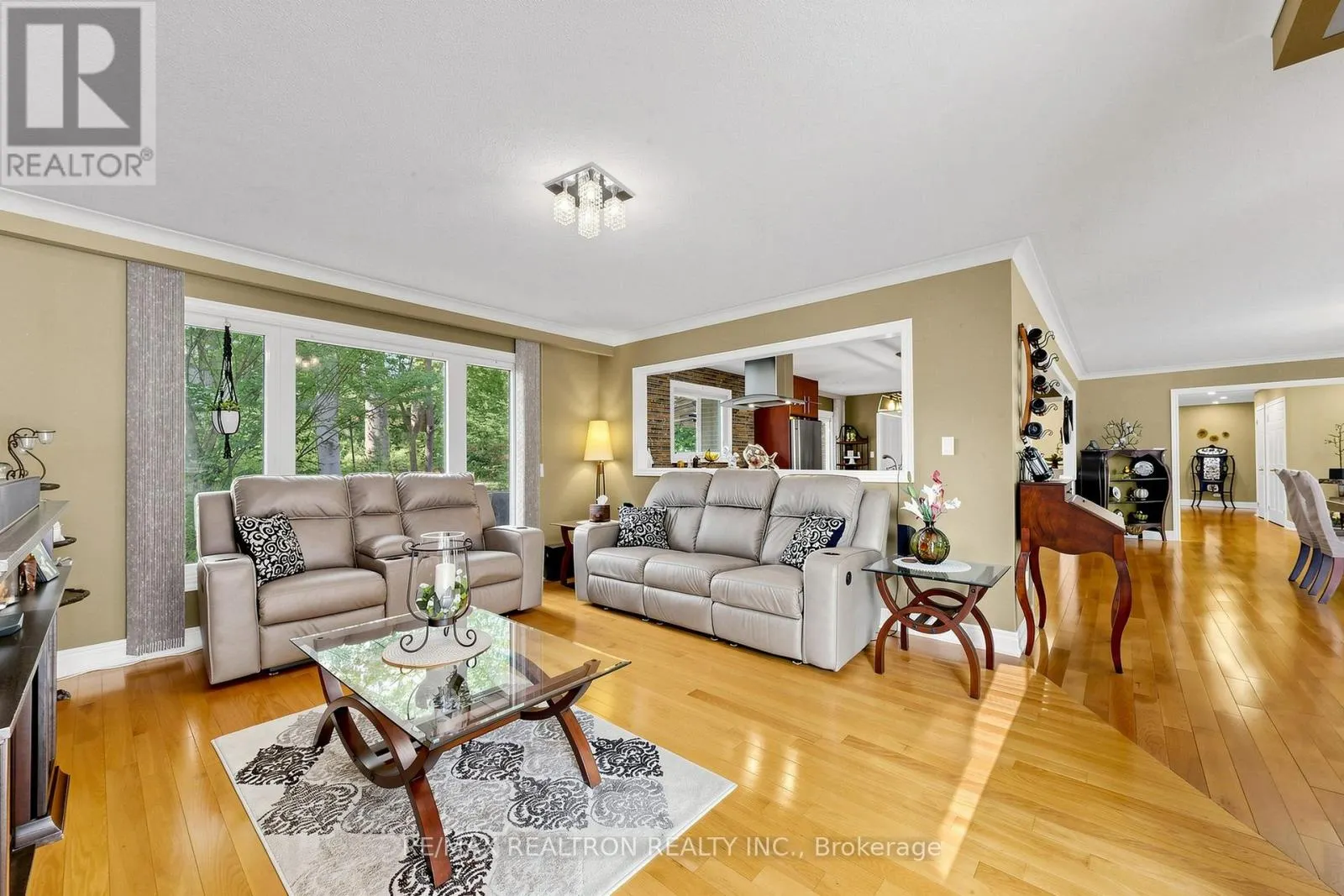 250 KINGSCROSS DRIVE