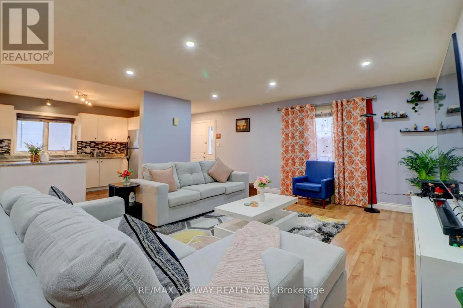 282B BROCK STREET W