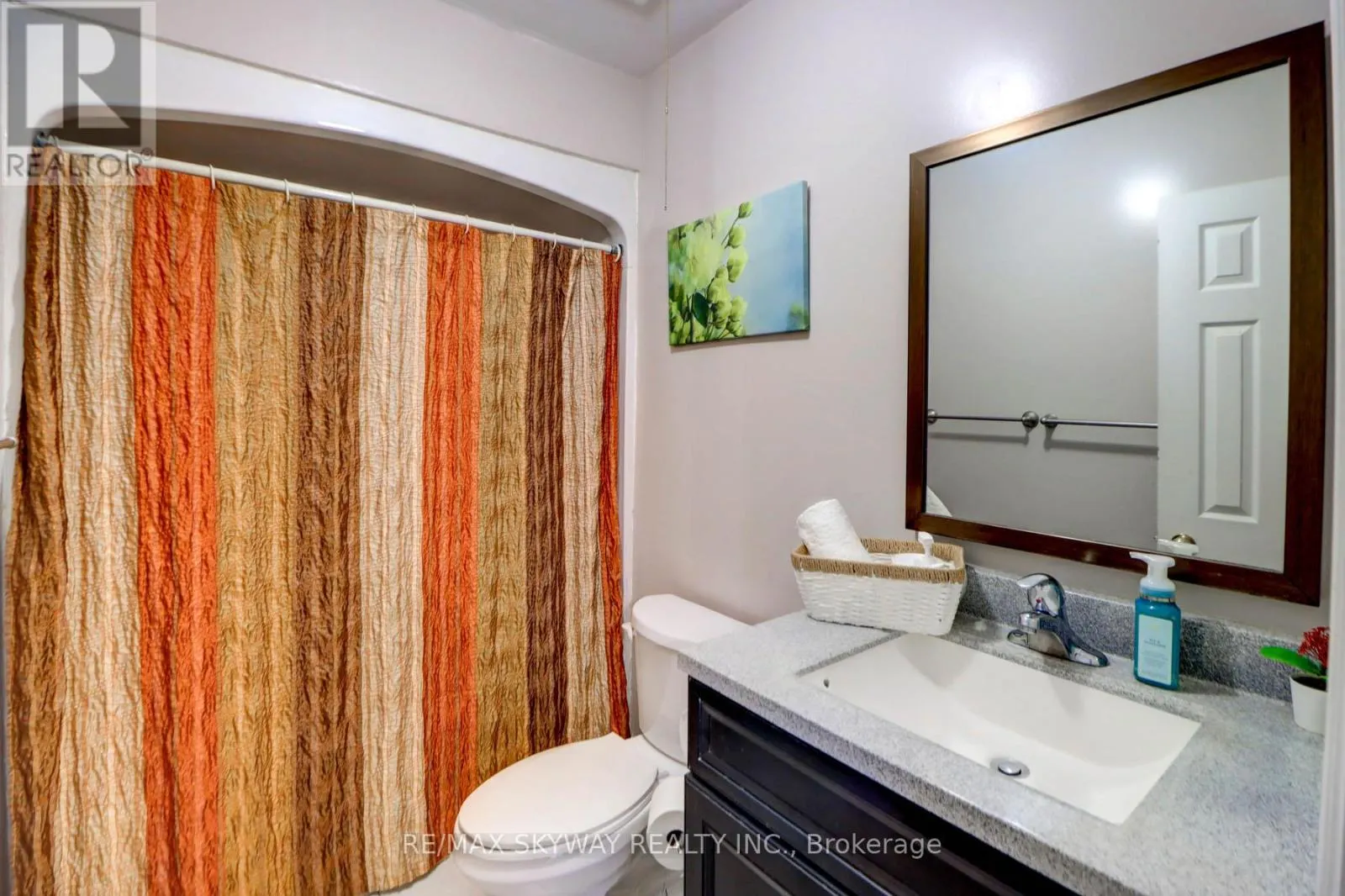 282B BROCK STREET W