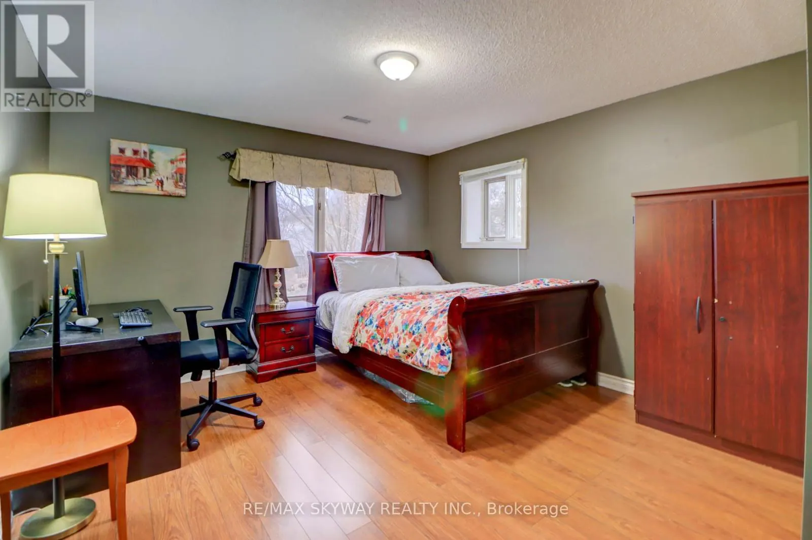 282B BROCK STREET W