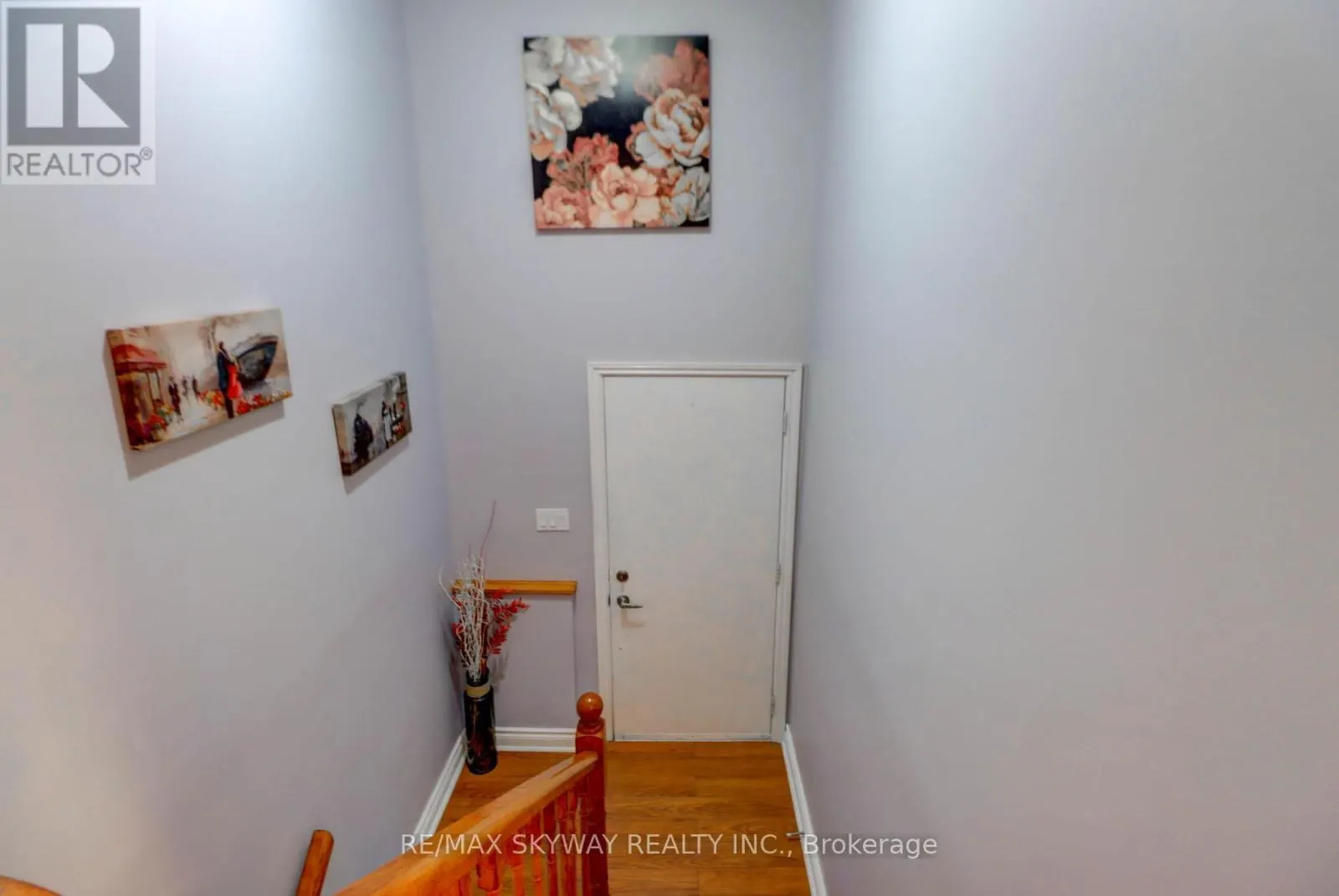 282B BROCK STREET W