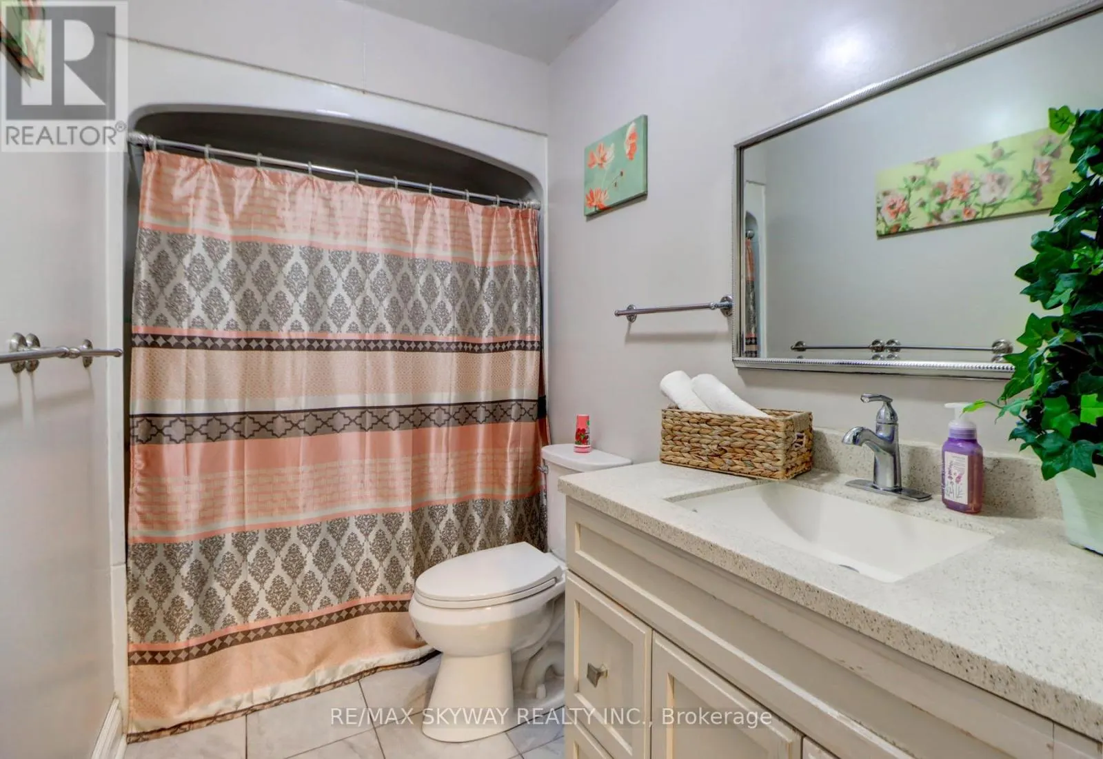 282B BROCK STREET W