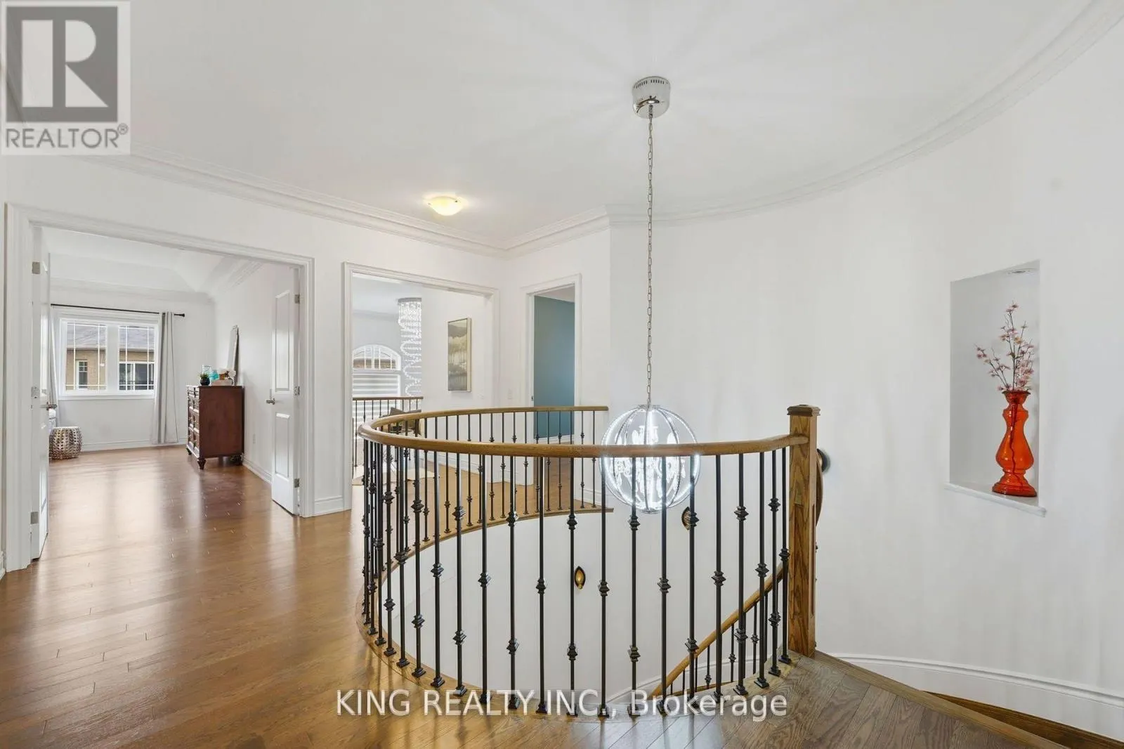 76 CHESNEY CRESCENT