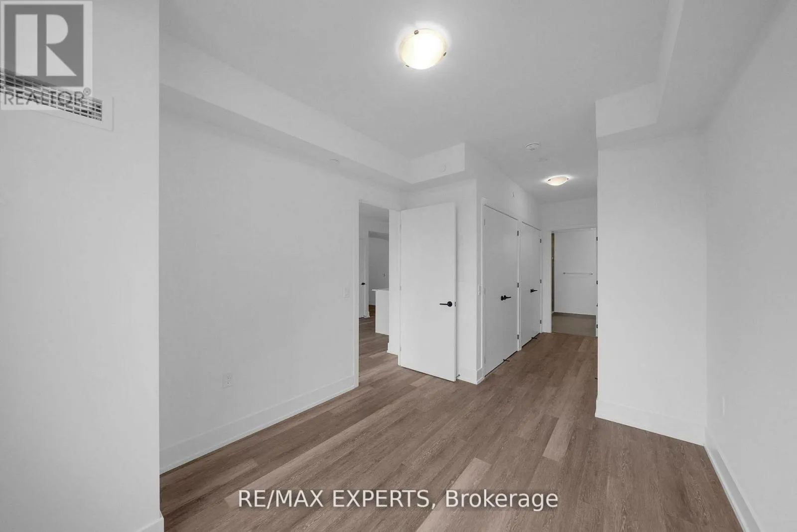 203 - 2075 KING ROAD