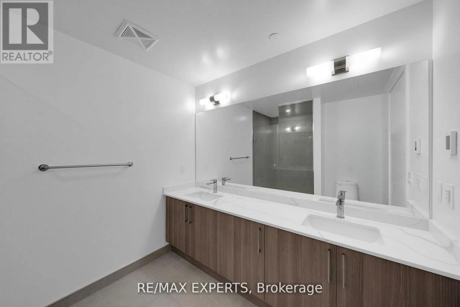 203 - 2075 KING ROAD
