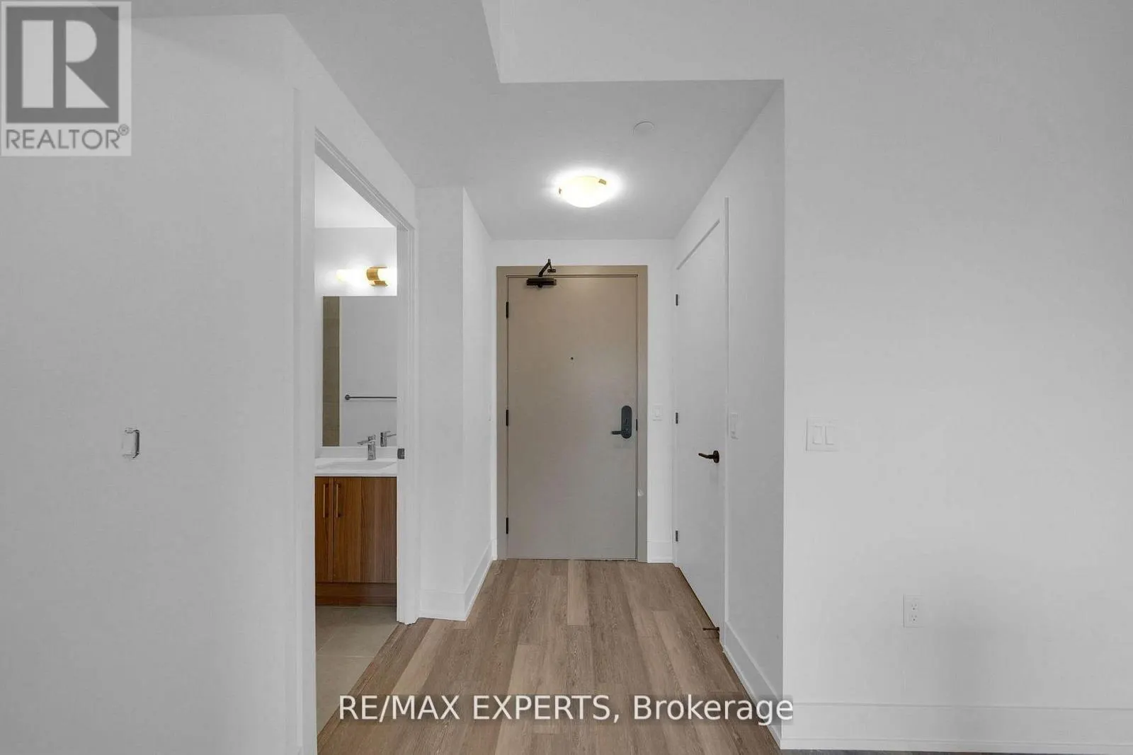 203 - 2075 KING ROAD