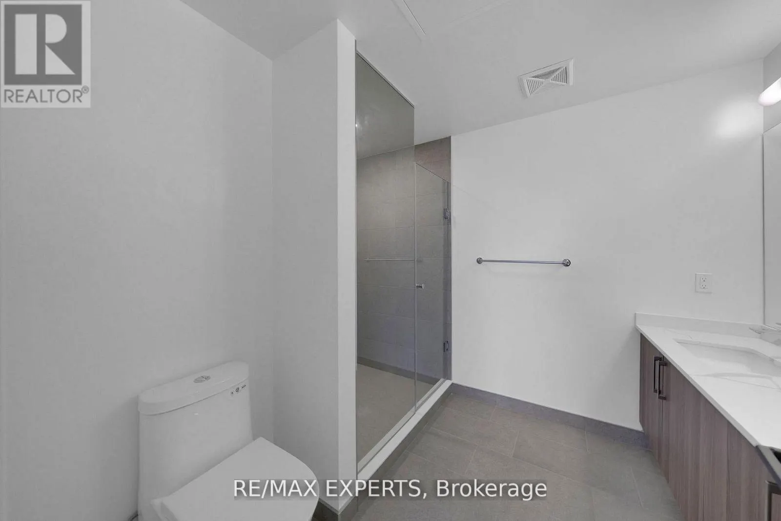 203 - 2075 KING ROAD