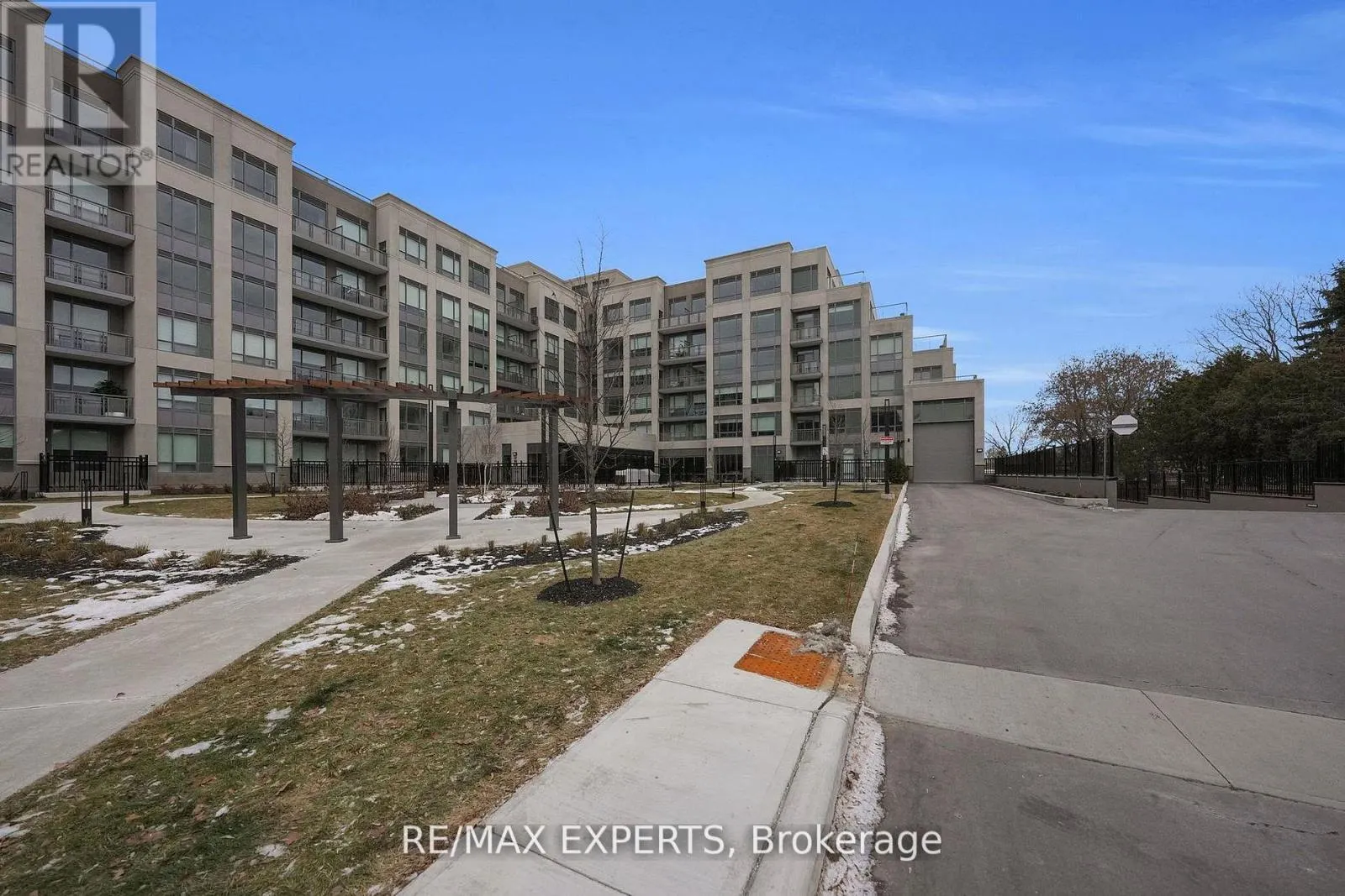 203 - 2075 KING ROAD