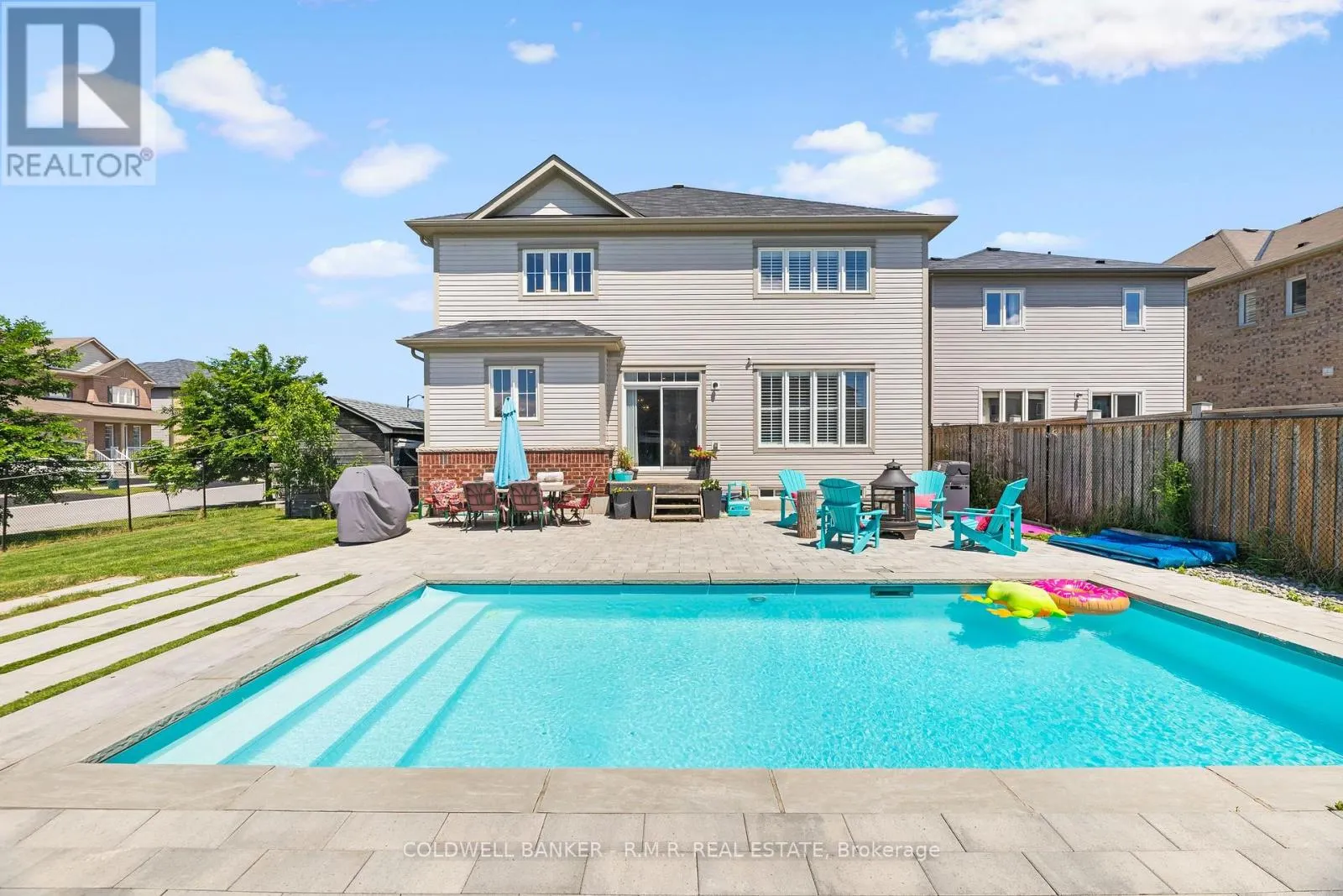 3 DON HADDEN CRESCENT