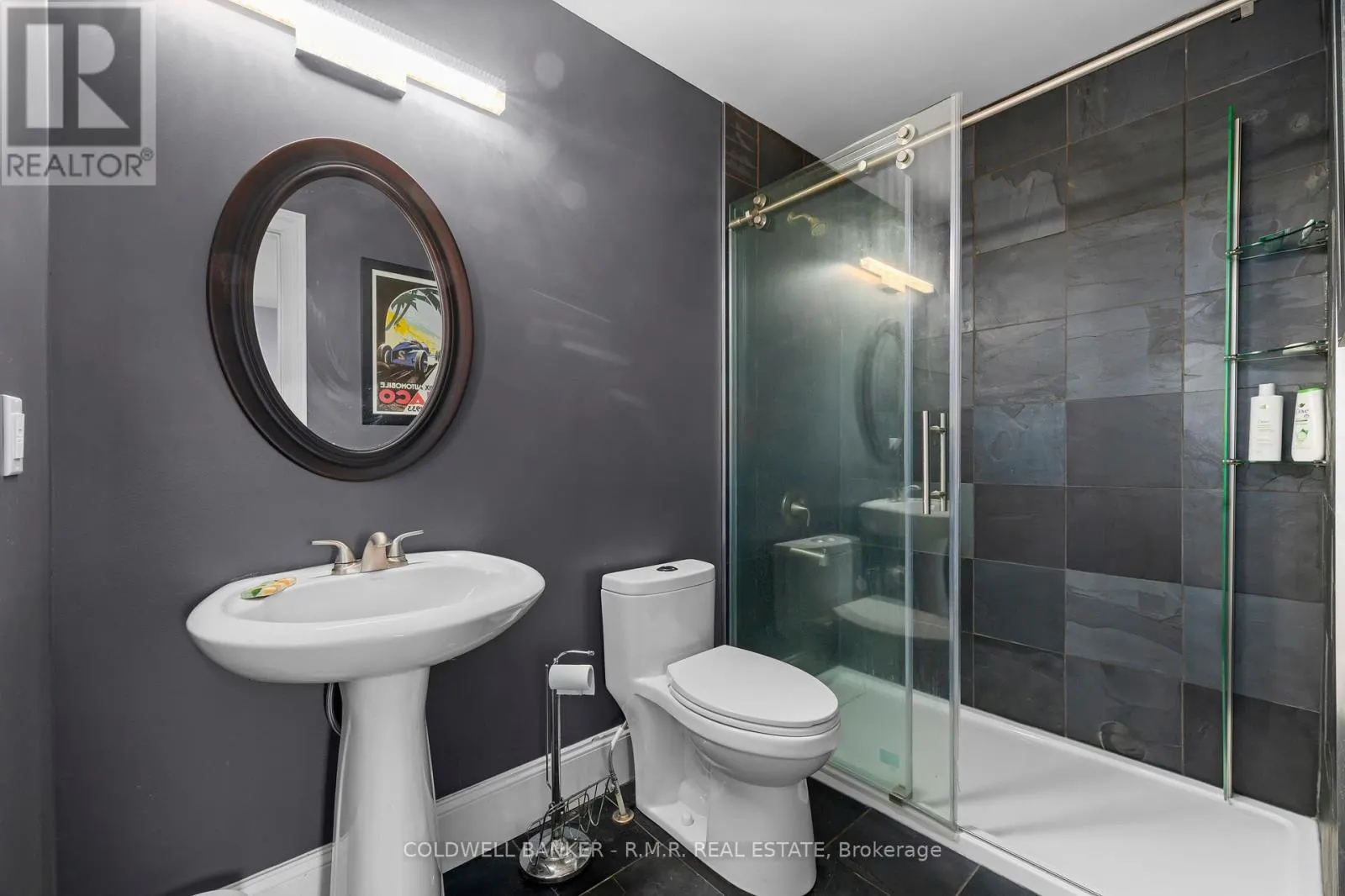 3 DON HADDEN CRESCENT