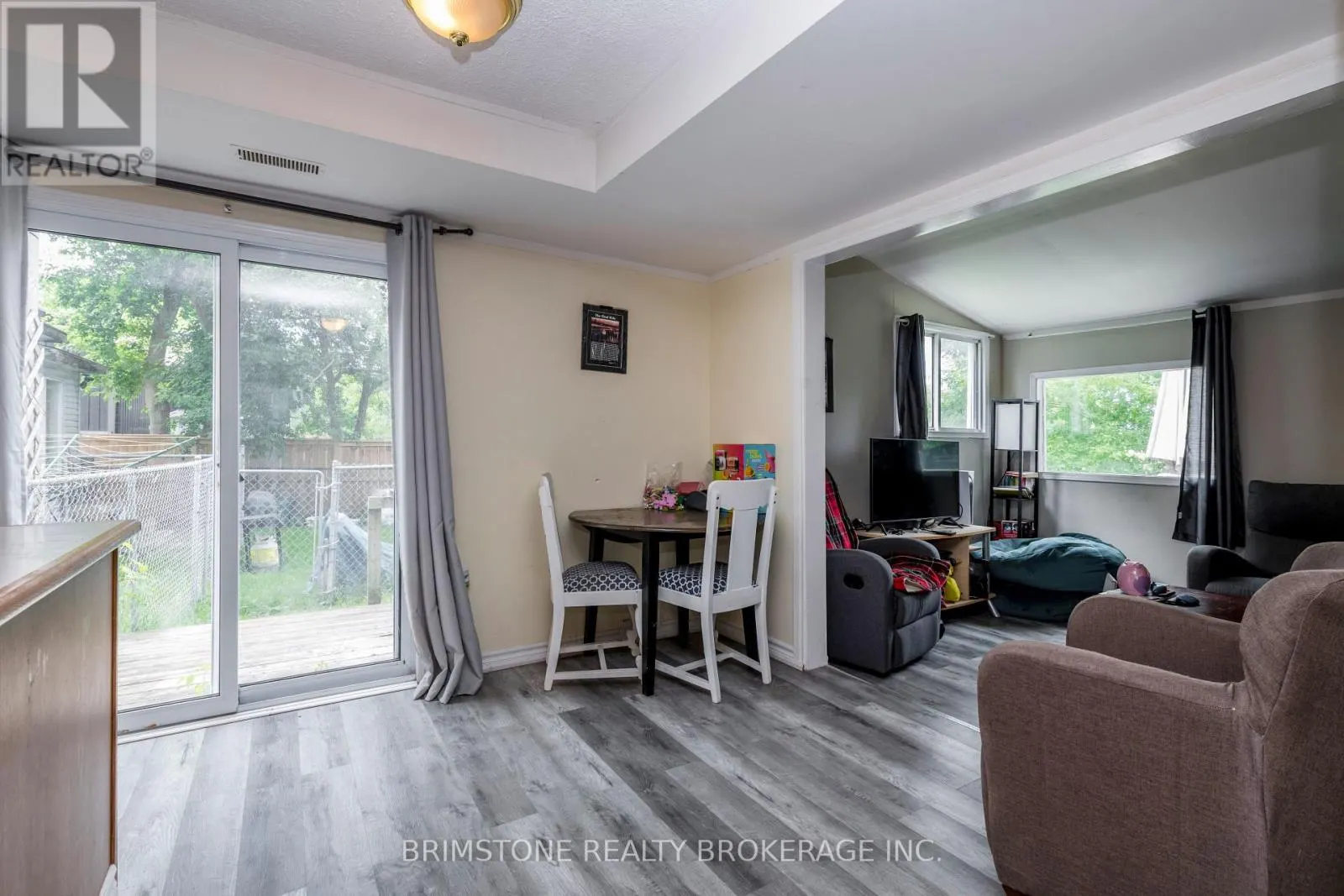 24 BRENTWOOD ROAD