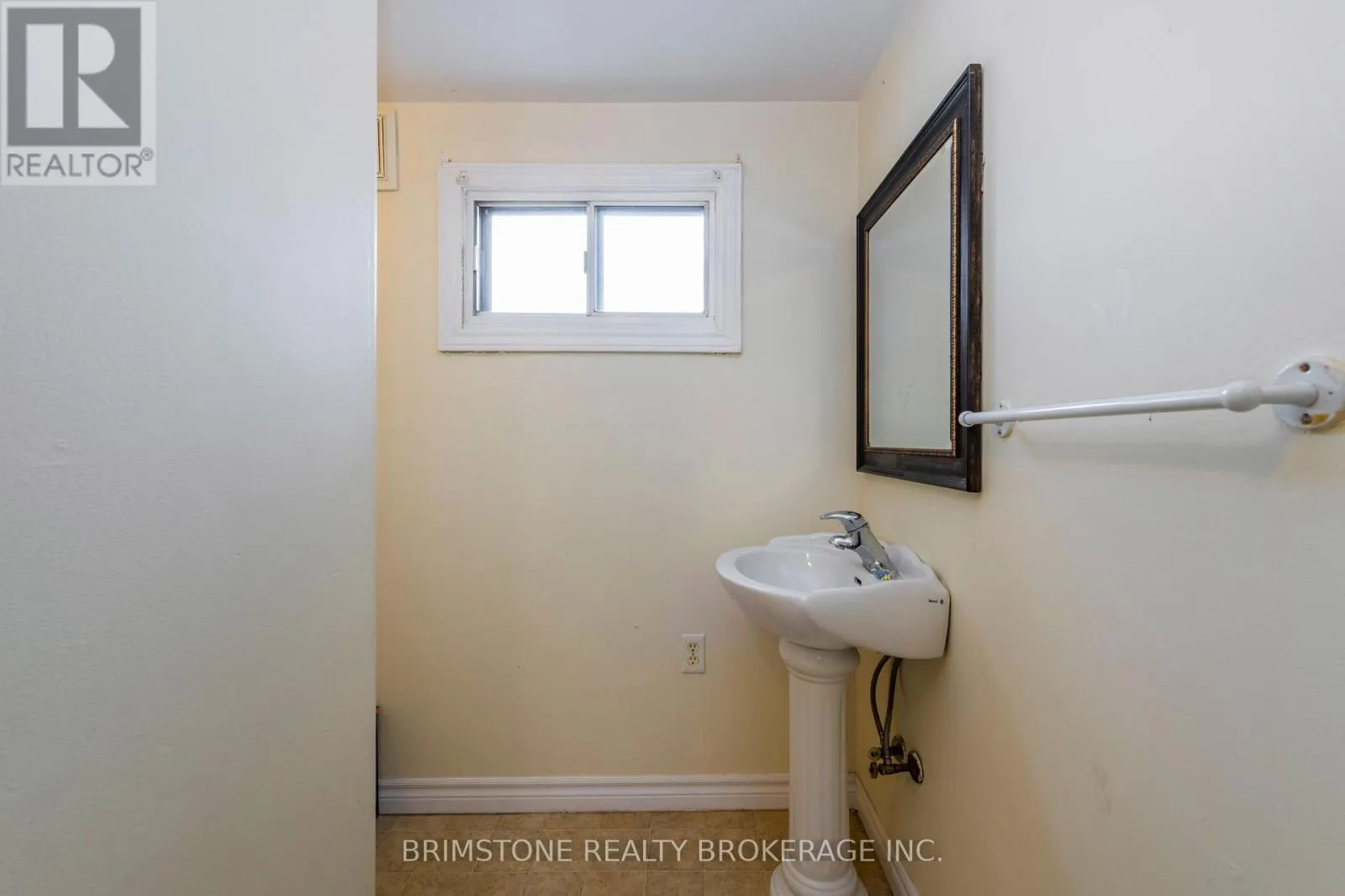24 BRENTWOOD ROAD