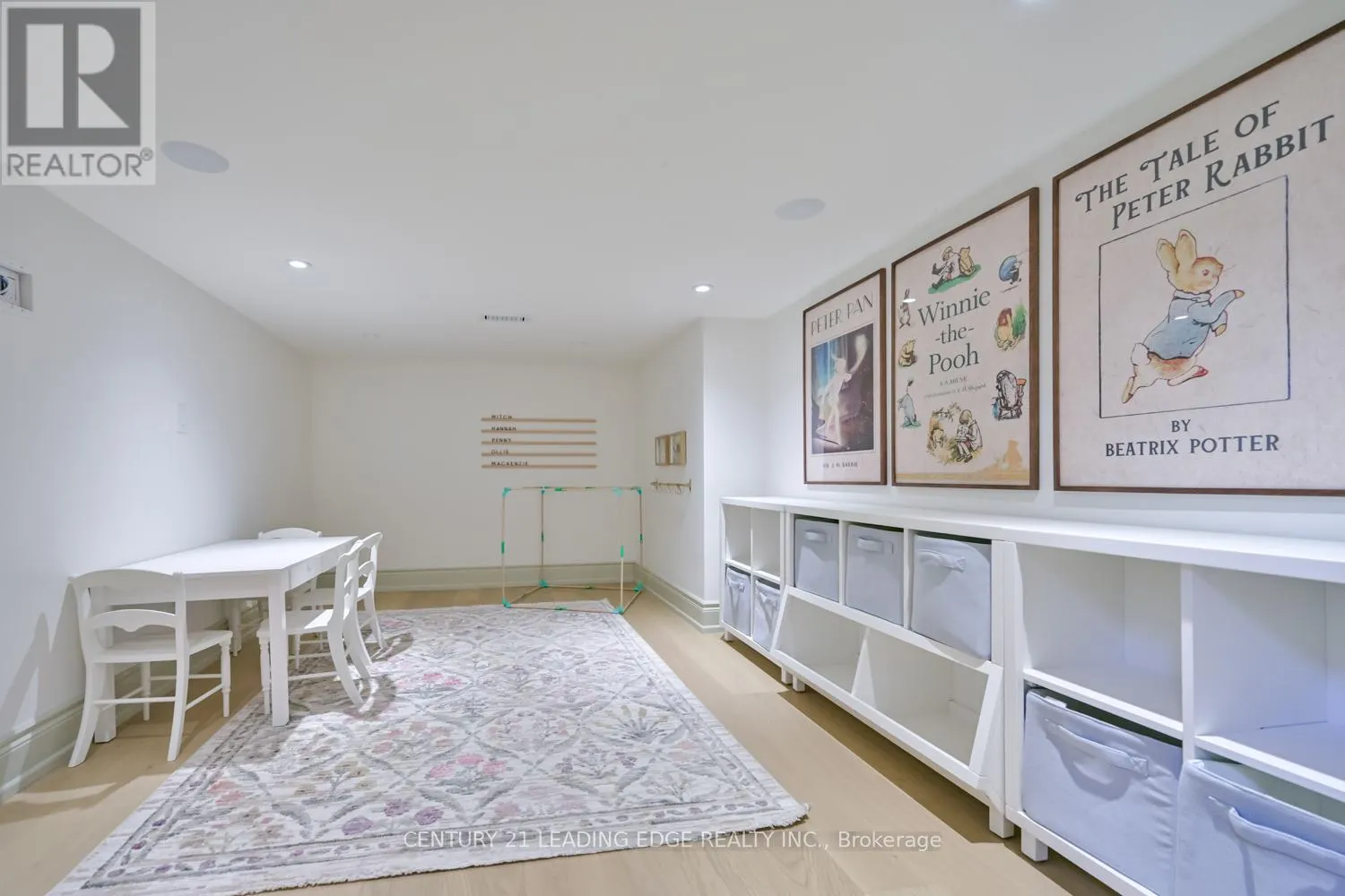43 NEWTON REED CRESCENT