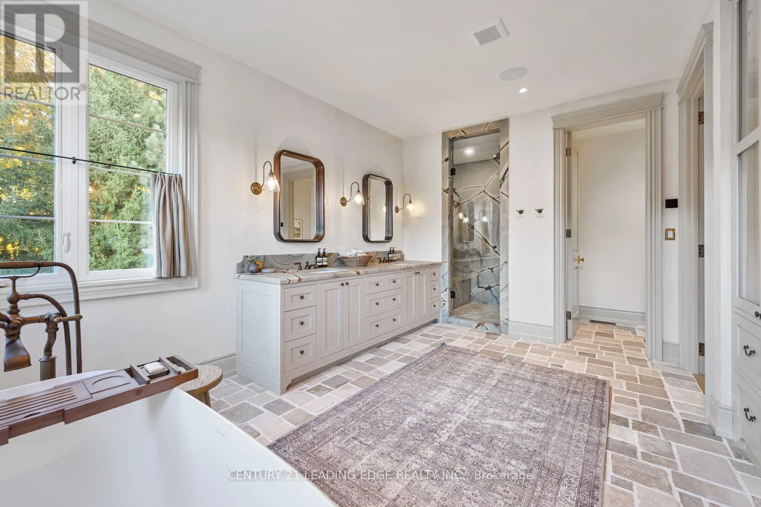 43 NEWTON REED CRESCENT