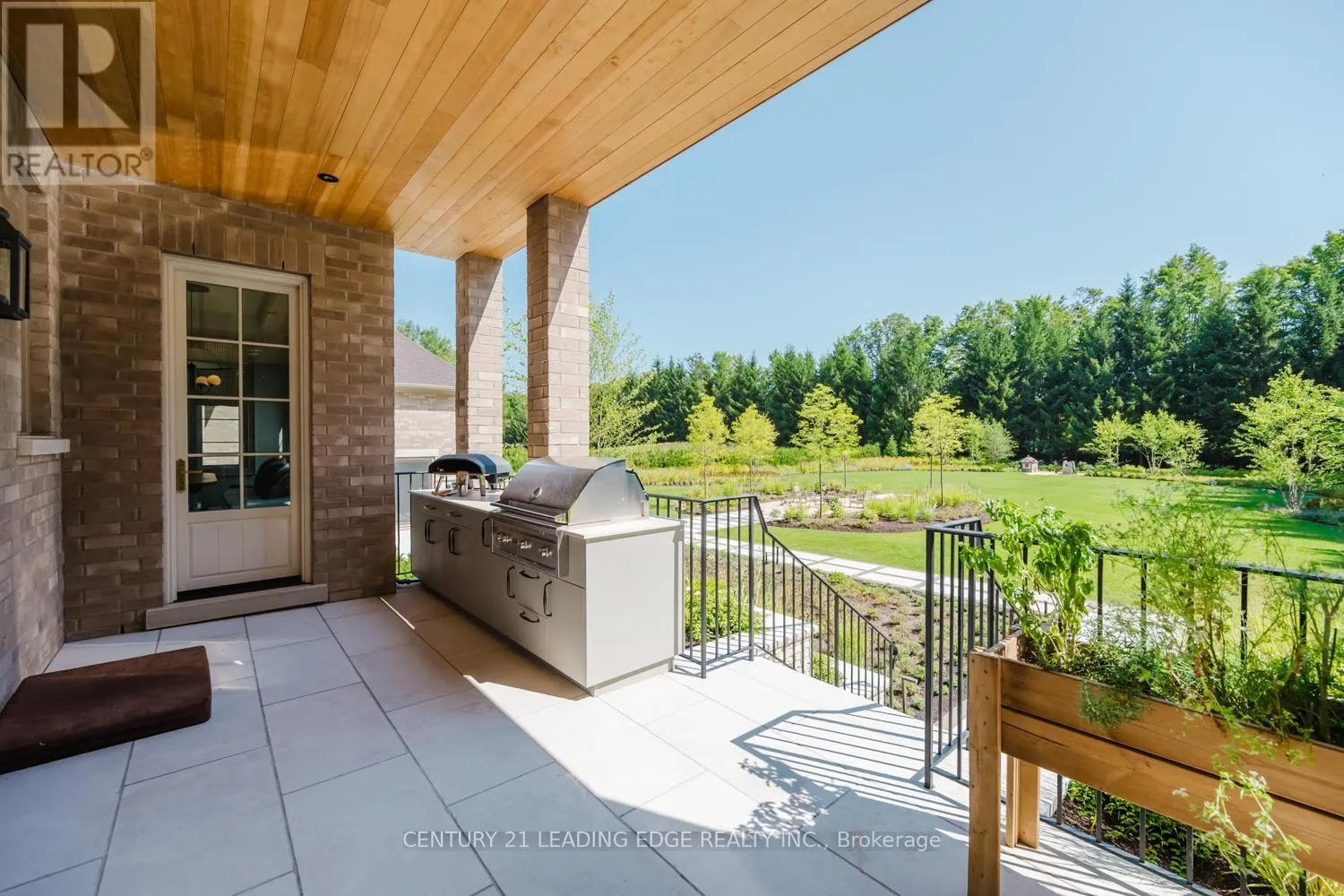 43 NEWTON REED CRESCENT