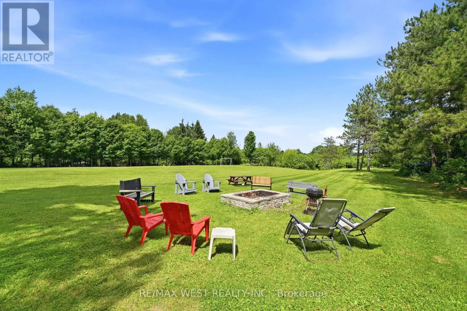 2 KINGSWOOD DRIVE