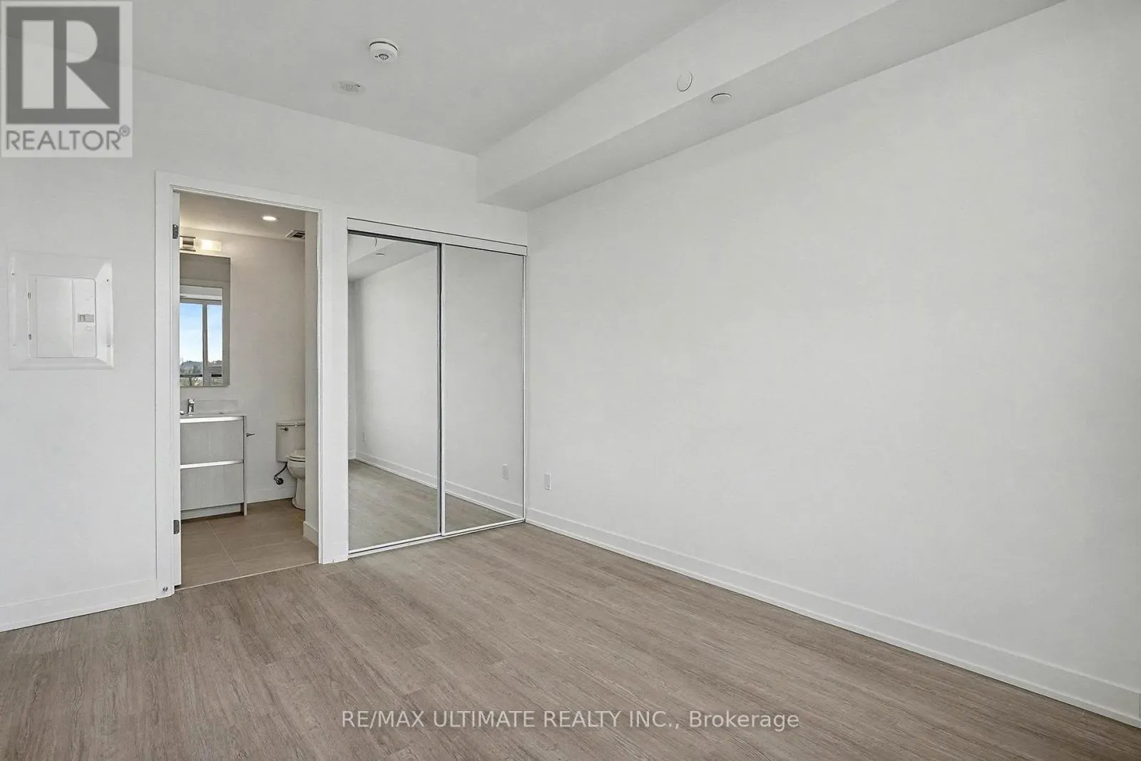 727 - 8188 YONGE STREET