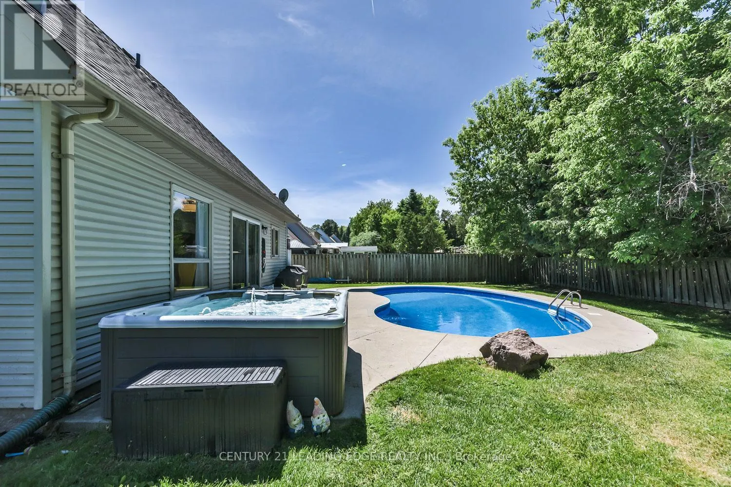 30 MCGUIRE CRESCENT