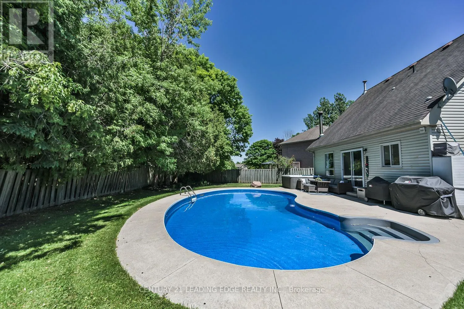 30 MCGUIRE CRESCENT