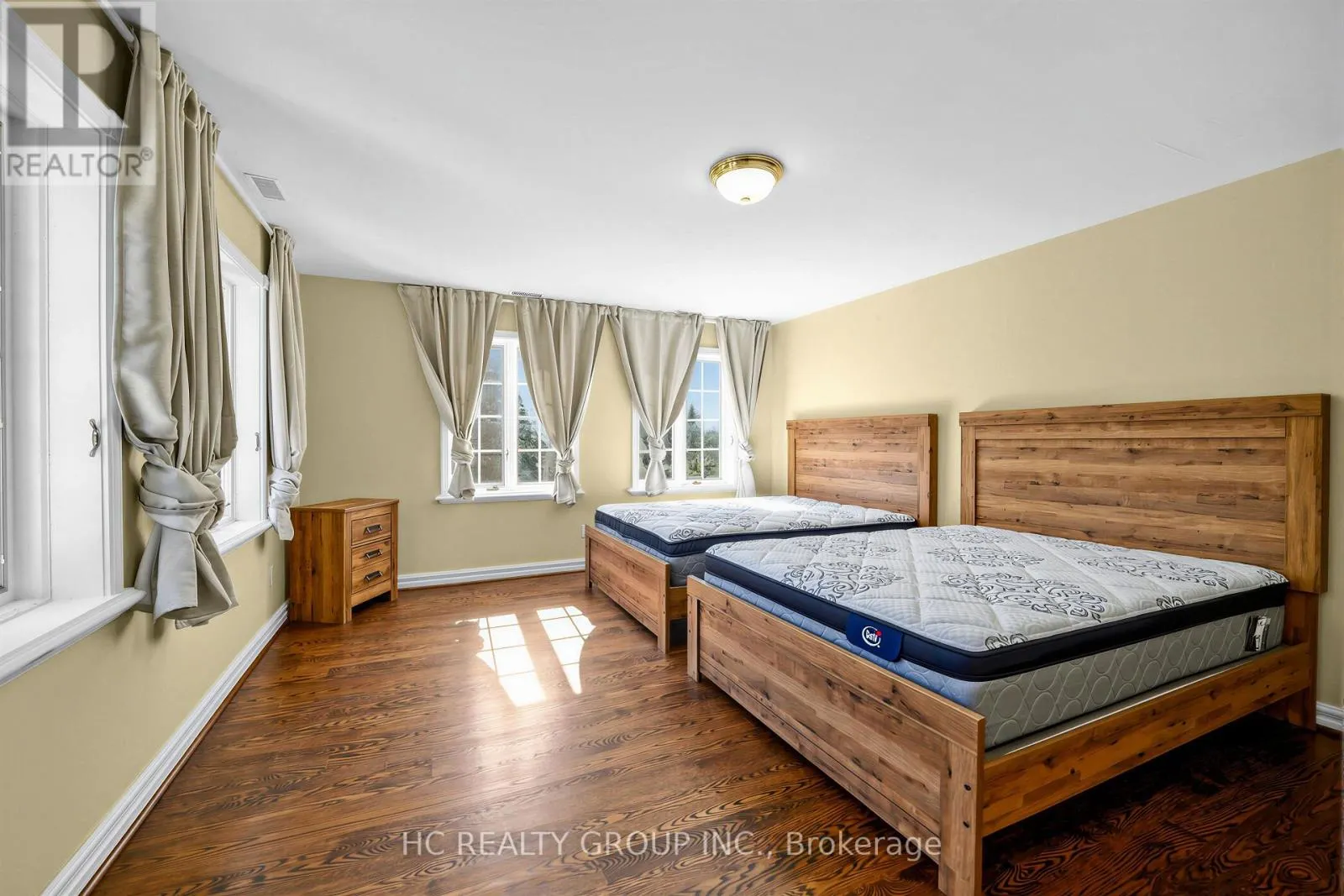 52 NOBLETON LAKES DRIVE