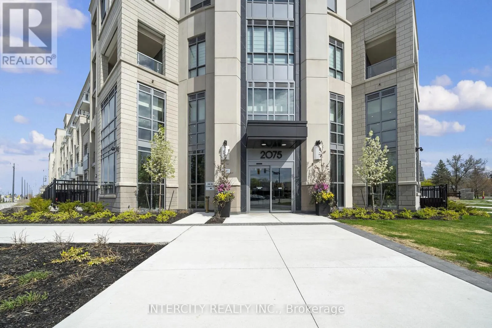 230 - 2075 KING ROAD