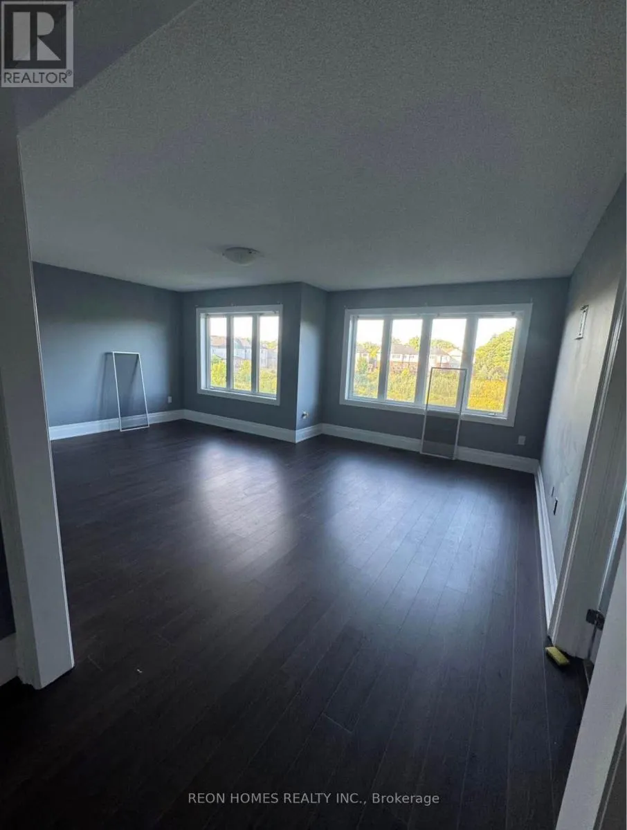 98 DECAROLIS CRESCENT