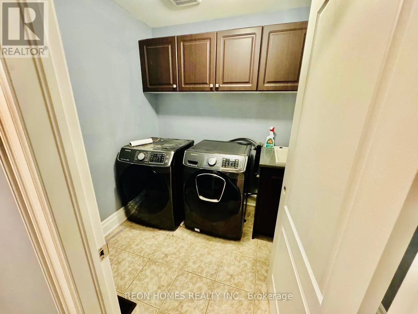 98 DECAROLIS CRESCENT