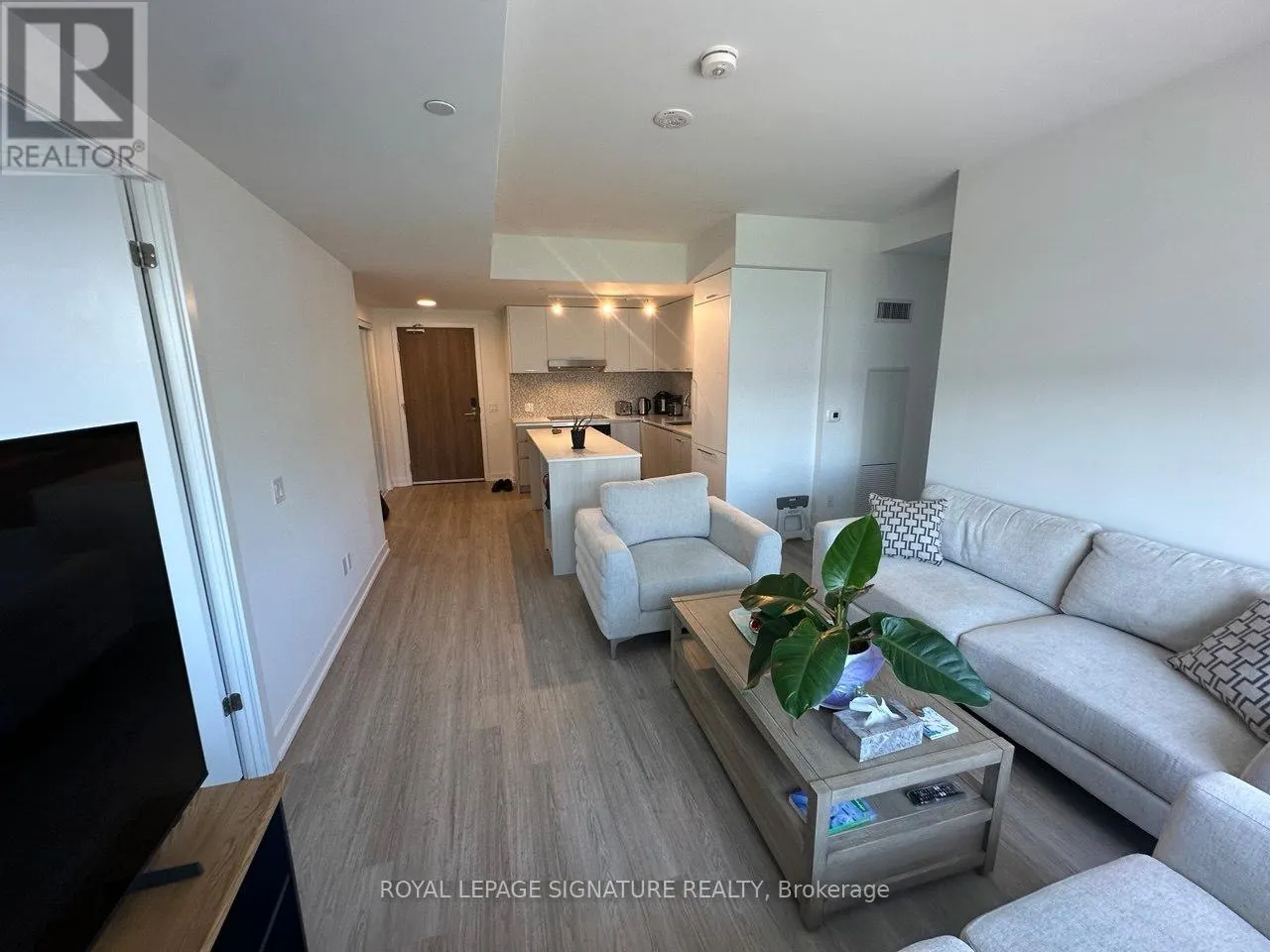 222 - 8188 YONGE STREET