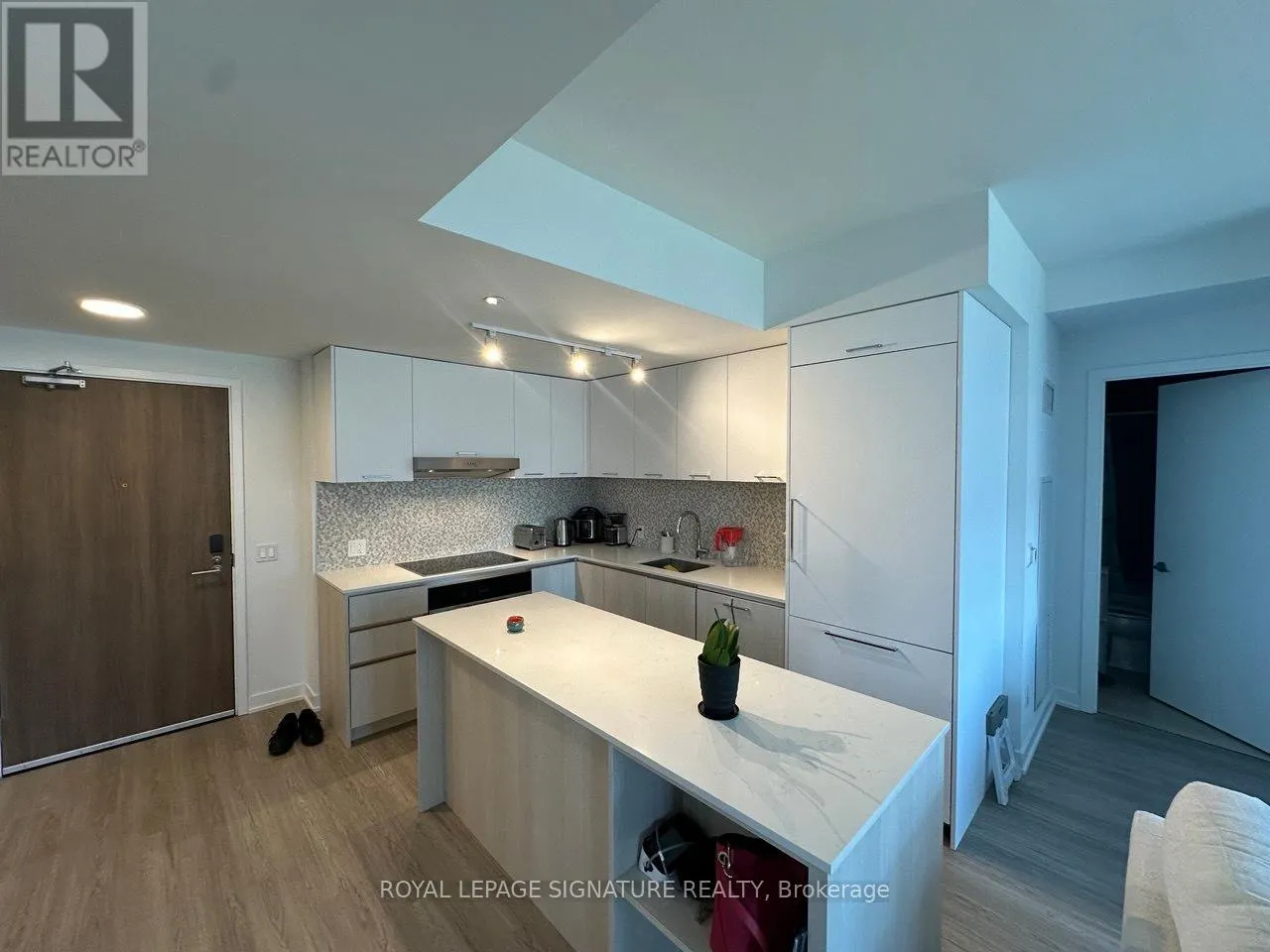 222 - 8188 YONGE STREET