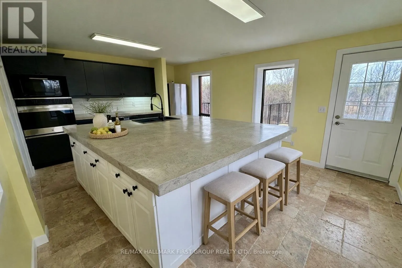 2269 CONCESSION 4