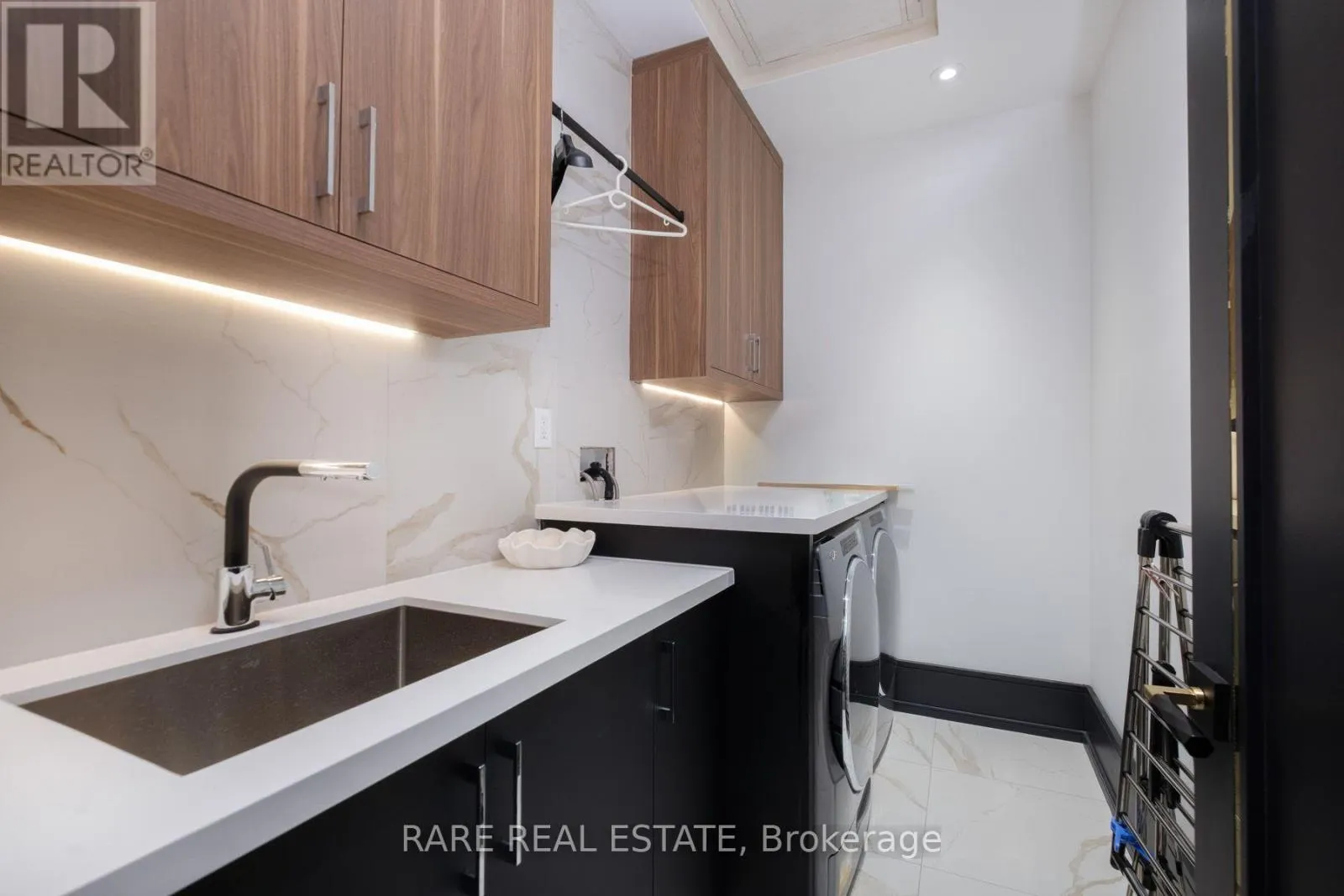 23 VALLEYVIEW COURT