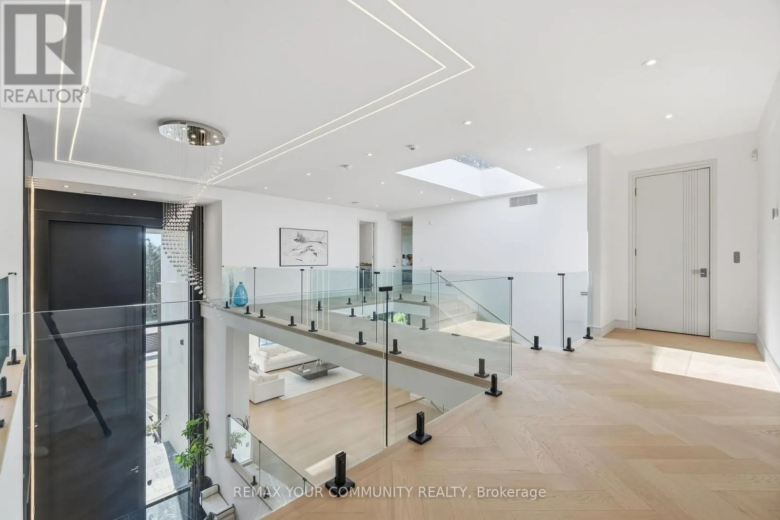 35 RIVERSIDE BOULEVARD