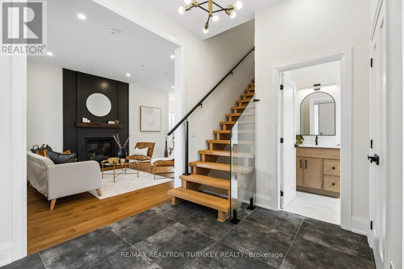 271 MAIN STREET N