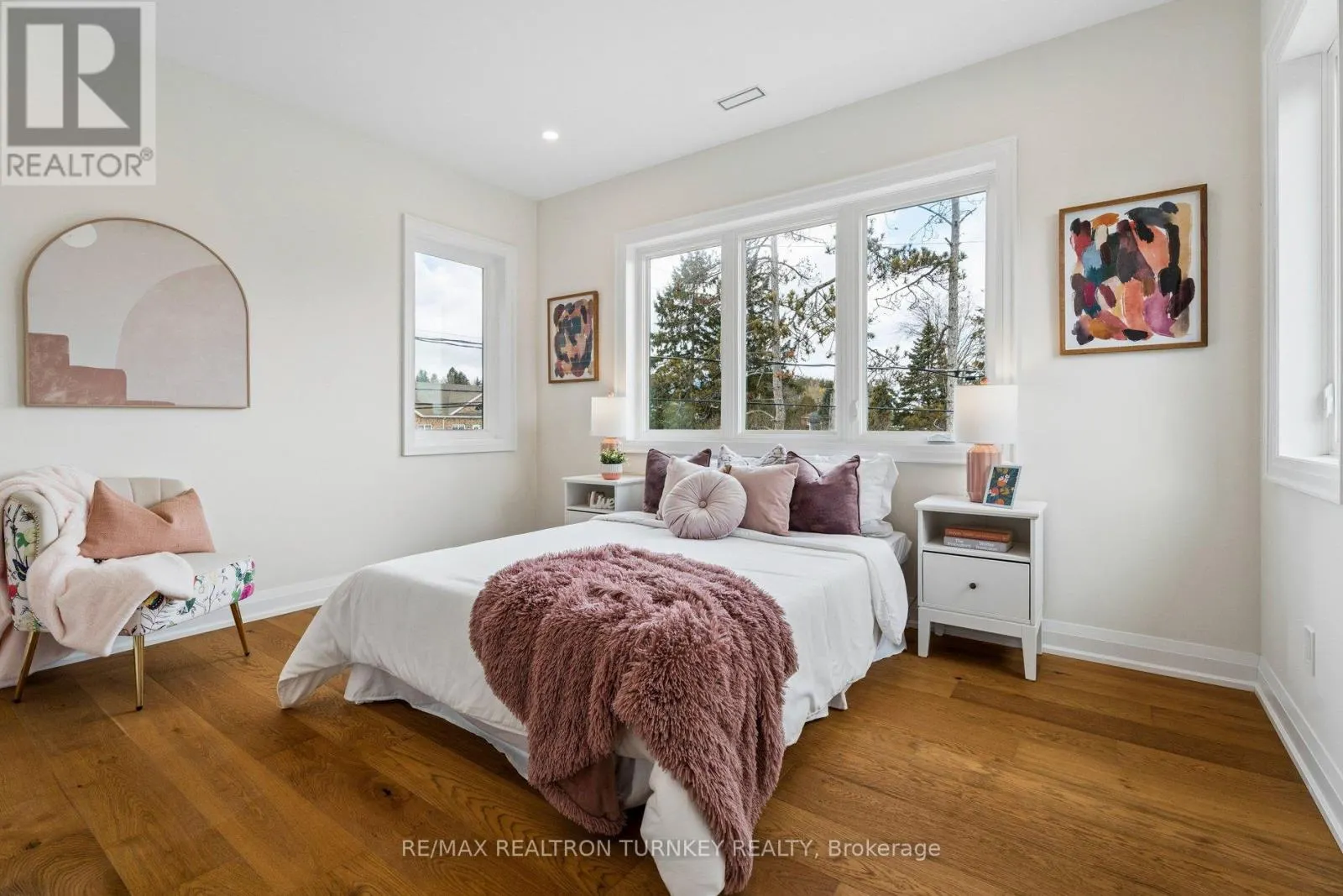 271 MAIN STREET N